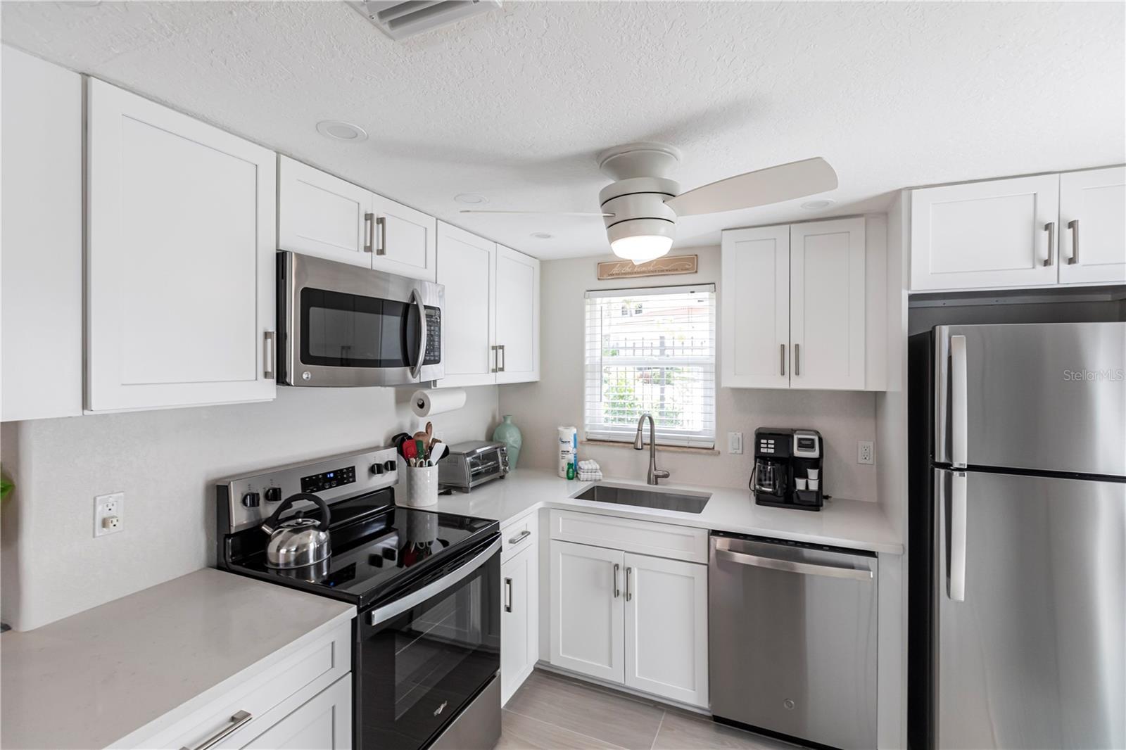 6154 MIDNIGHT PASS RD #D15 — photo 11