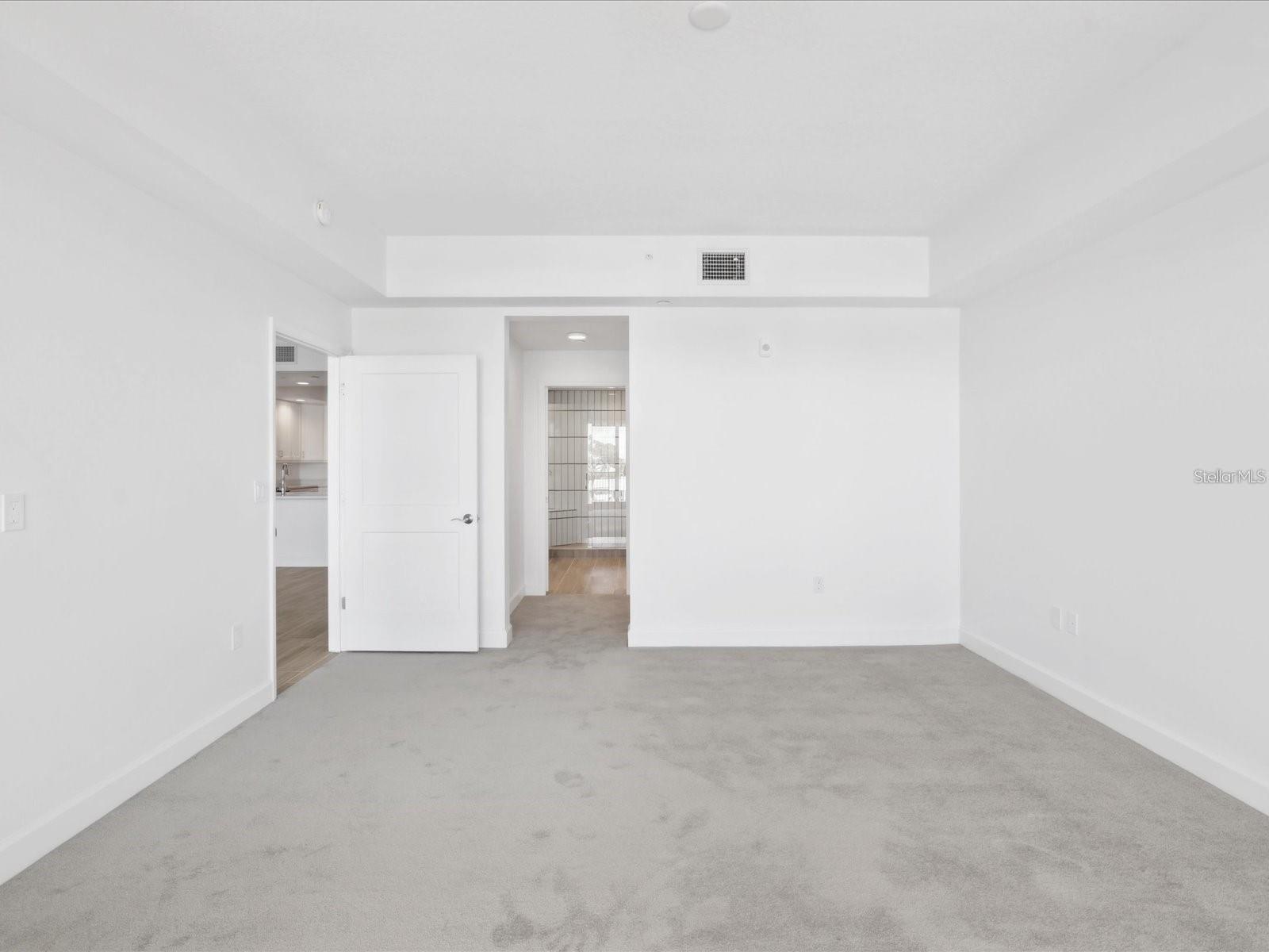 125 ISLAND WAY #304 — photo 19