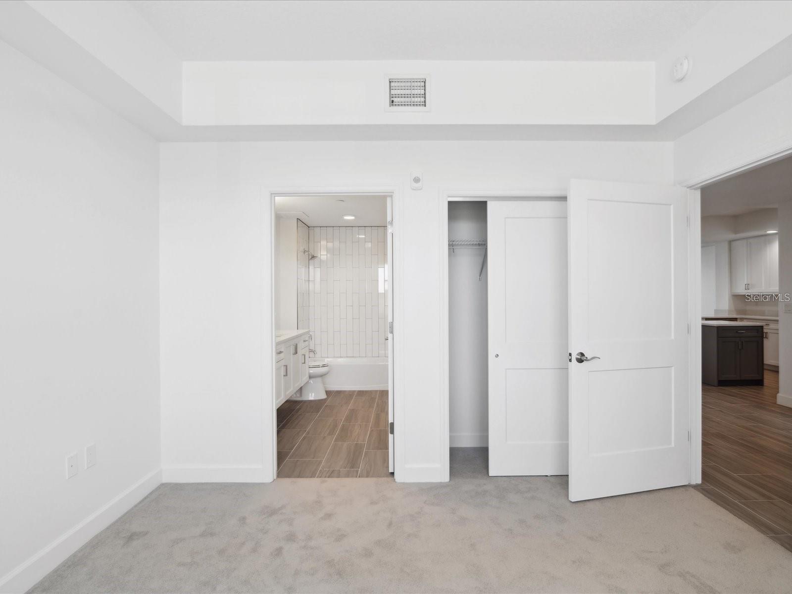 125 ISLAND WAY #304 — photo 28