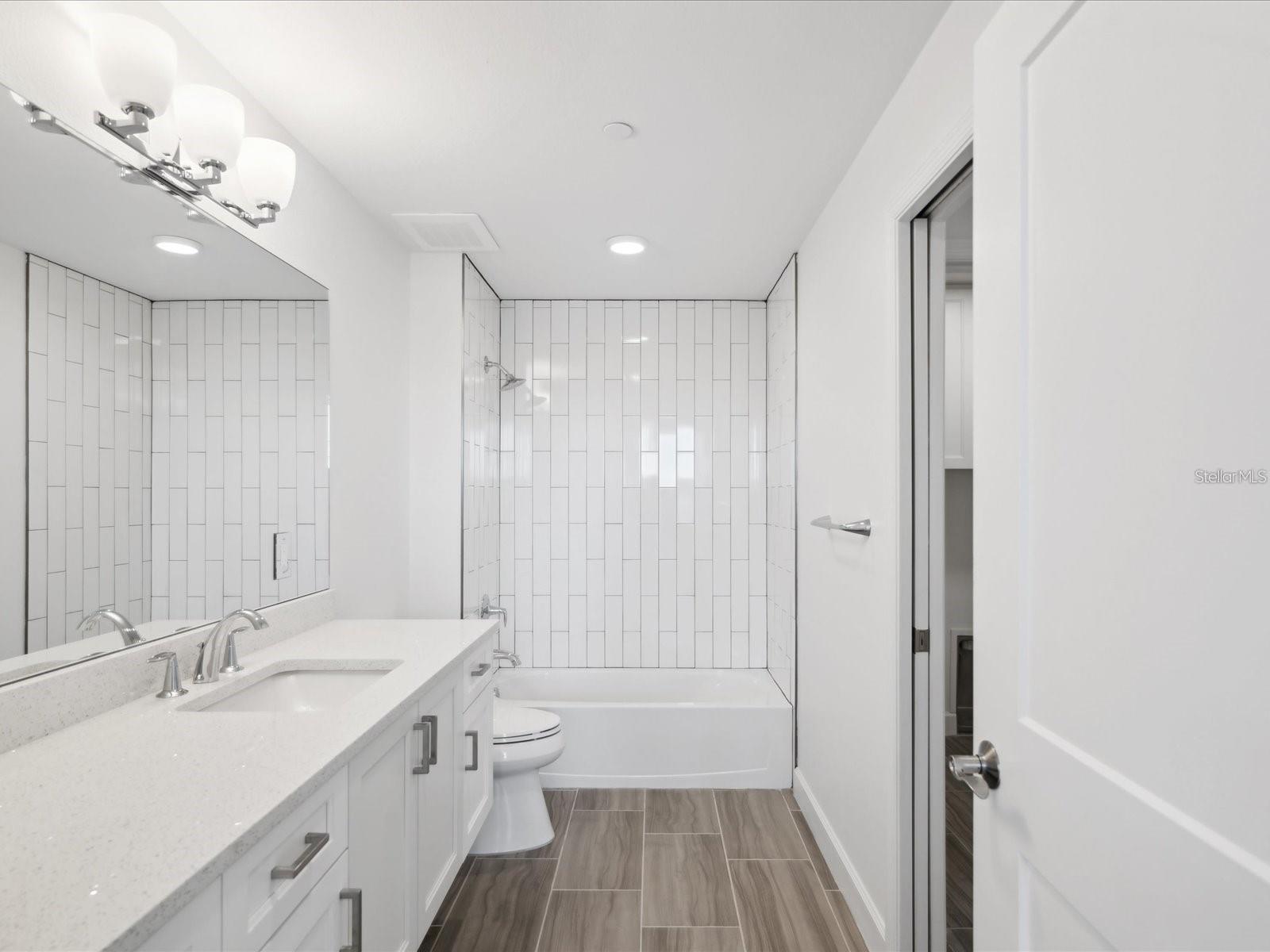 125 ISLAND WAY #304 — photo 29