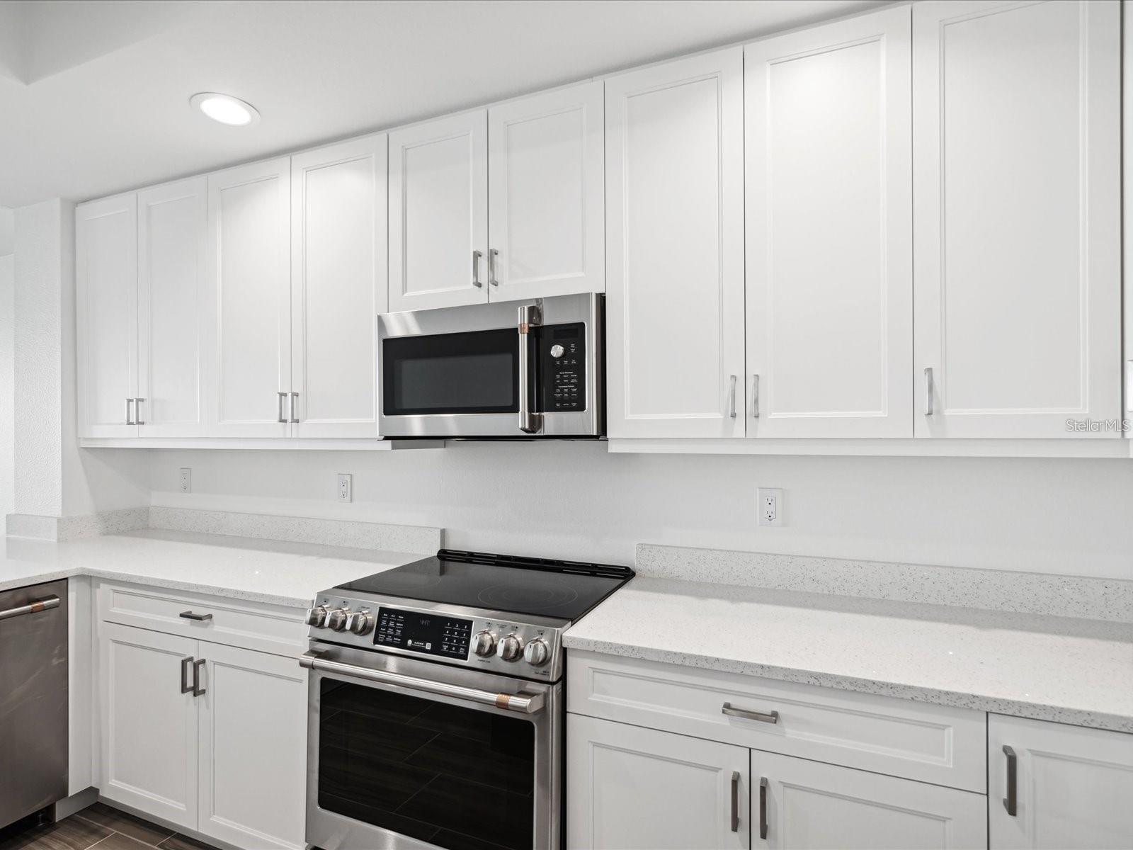 125 ISLAND WAY #304 — photo 7