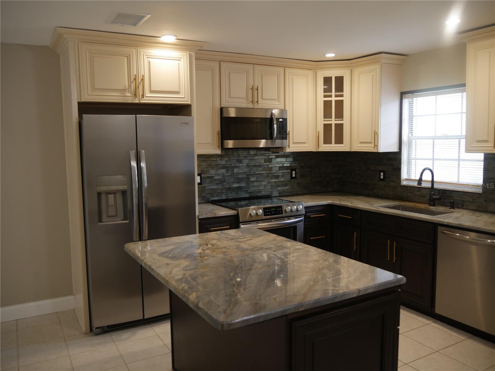 2411 ASPINWALL ST #2411 — photo 7