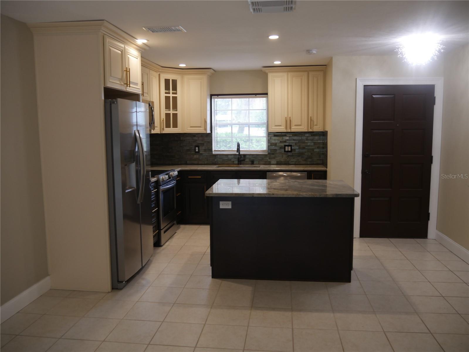 2411 ASPINWALL ST #2411 — photo 8