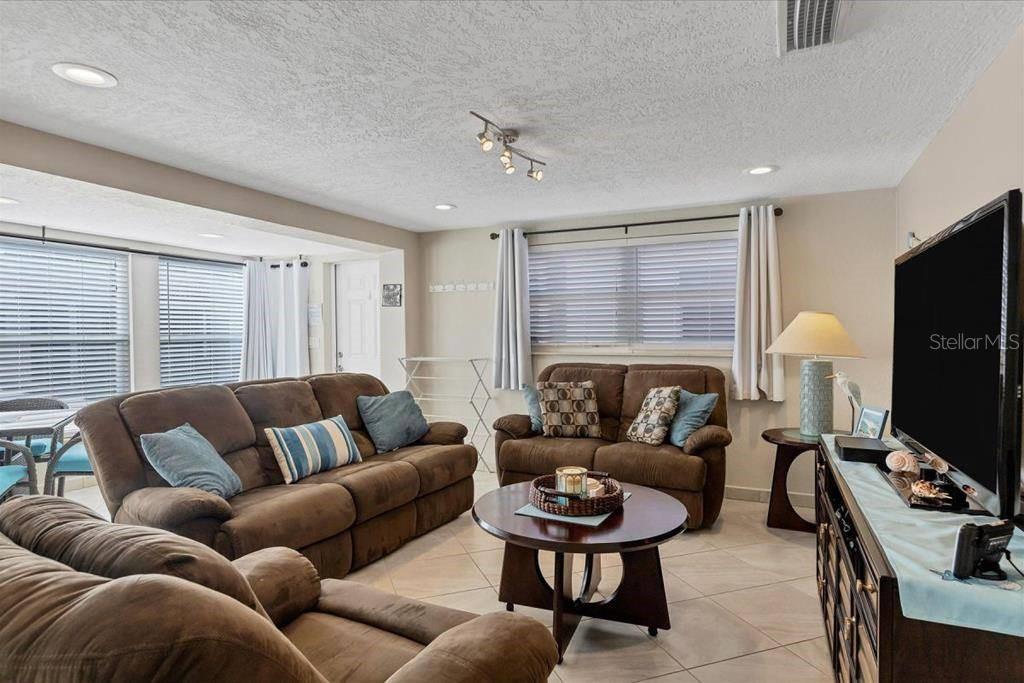 6154 MIDNIGHT PASS RD #C09 — photo 3