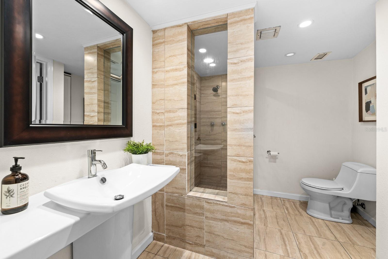 201 W LAUREL ST #310 — photo 14