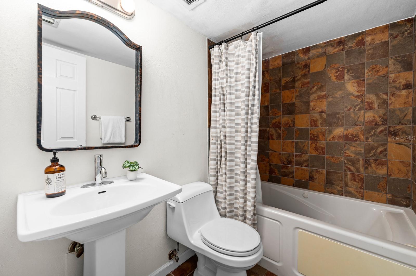 201 W LAUREL ST #310 — photo 18