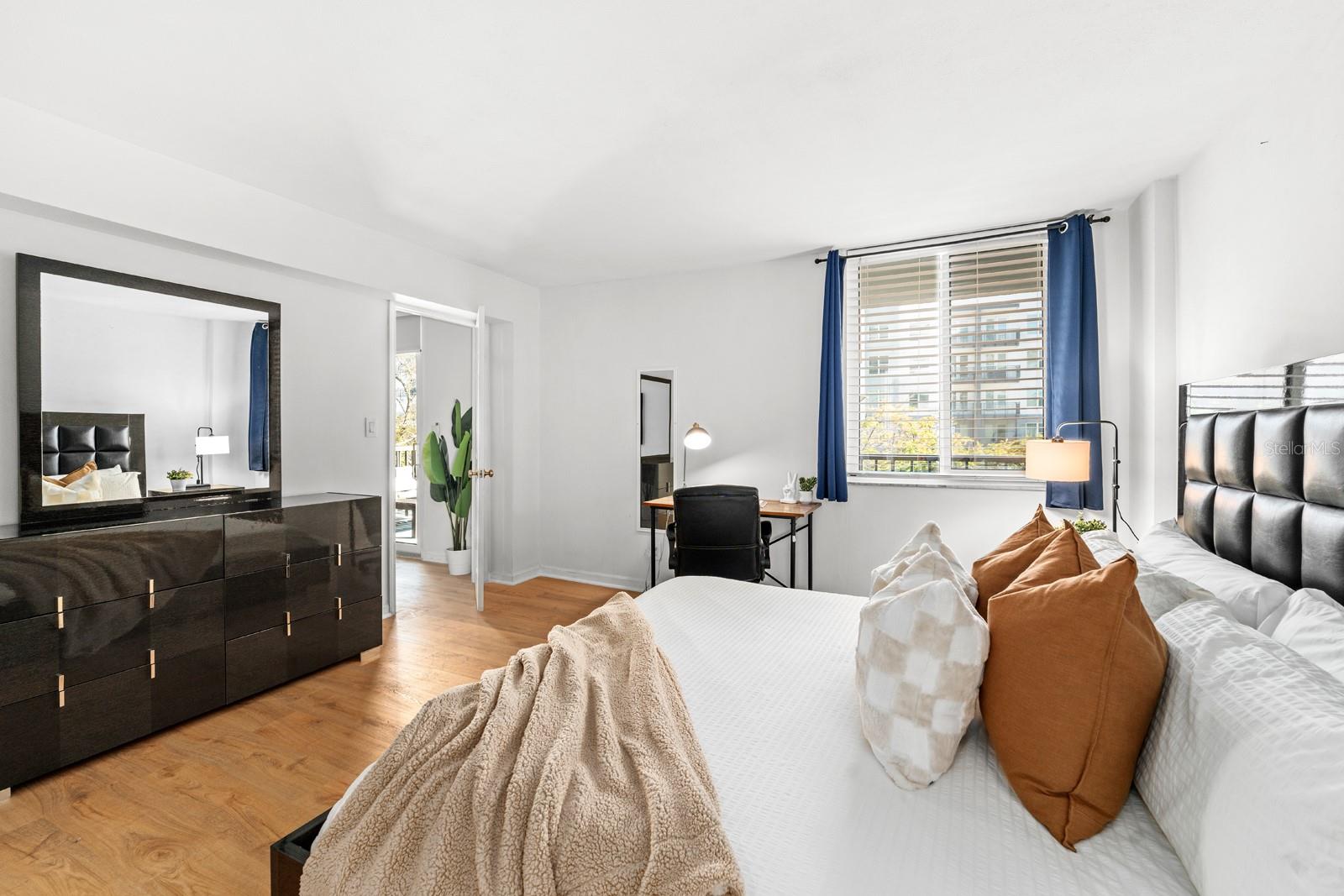 201 W LAUREL ST #310 — photo 13