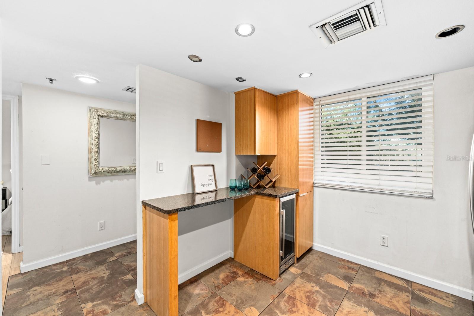 201 W LAUREL ST #310 — photo 8