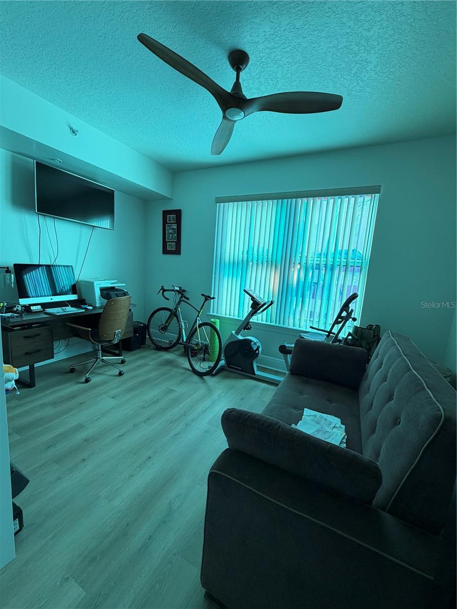 1227 E MADISON ST #601 — photo 4