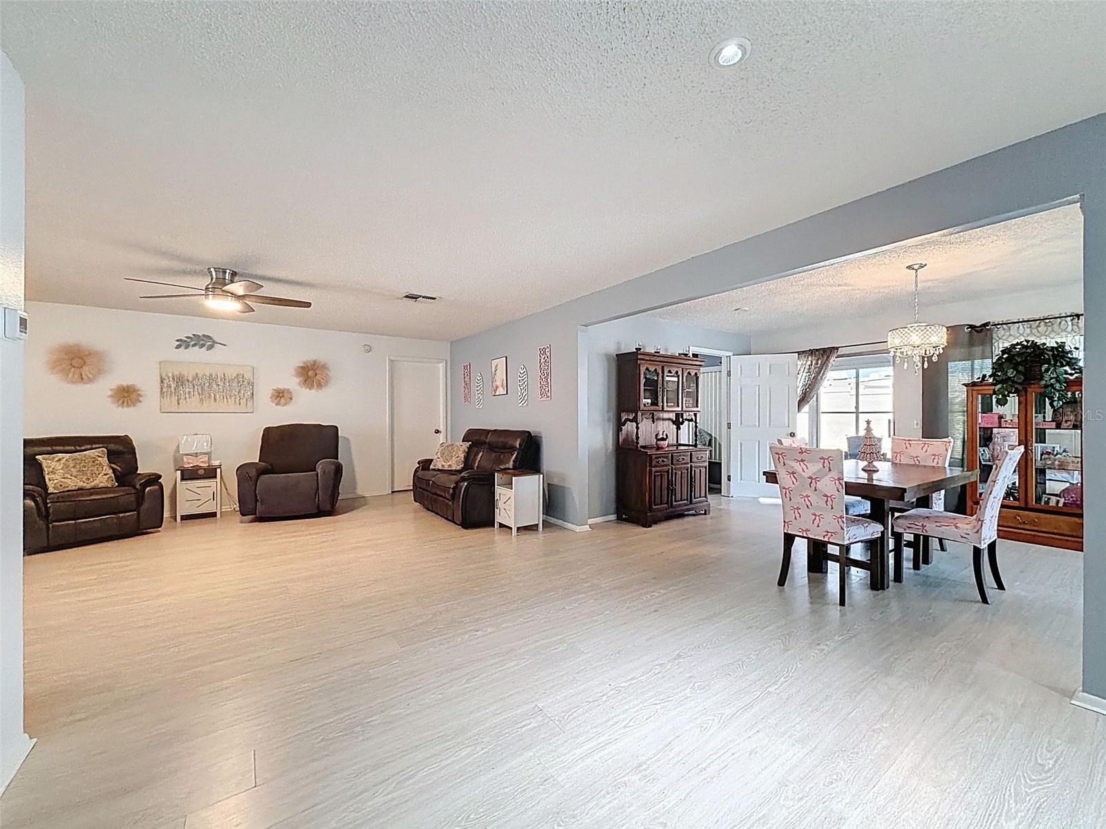 10654 FALLEN LEAF LN — photo 9