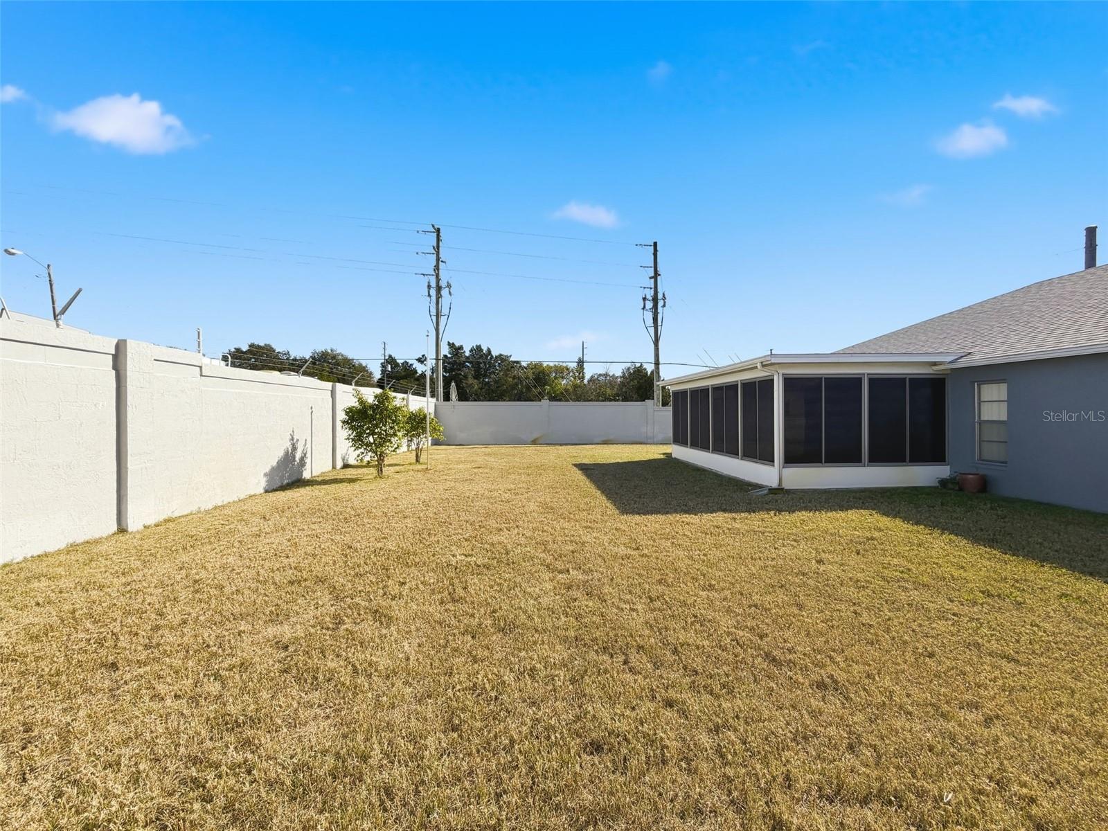 10654 FALLEN LEAF LN — photo 35