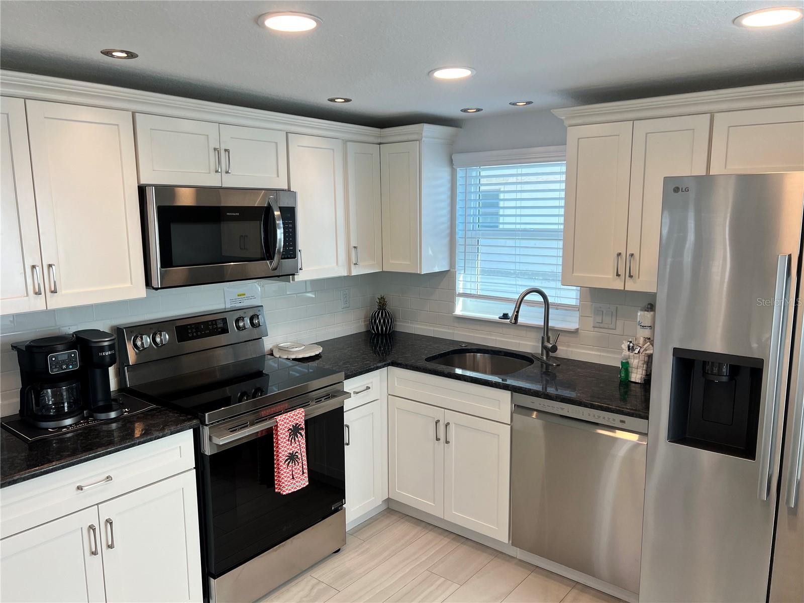 6154 MIDNIGHT PASS RD #B02 — photo 3