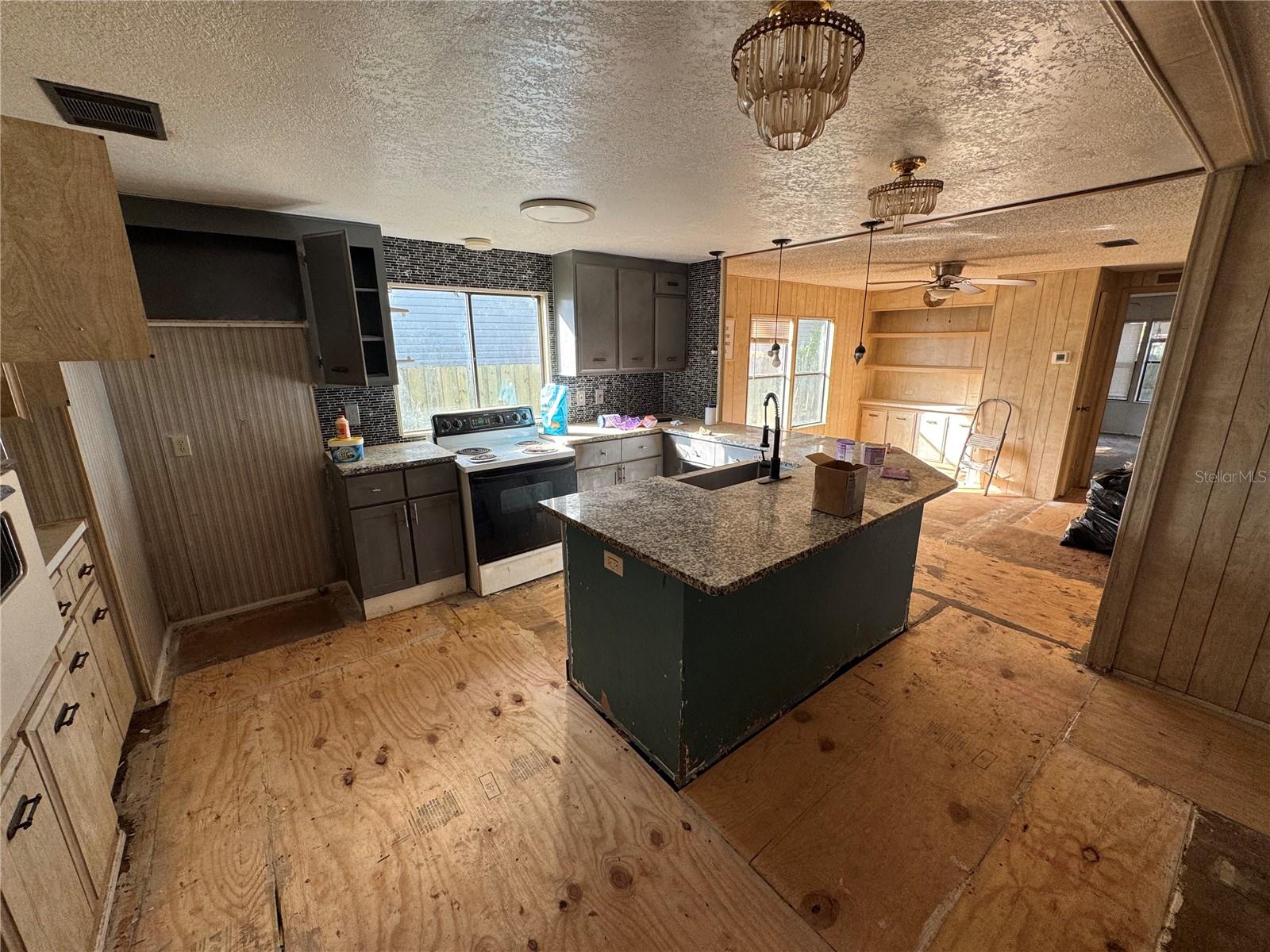 10559 BAY HILLS CIR — photo 2