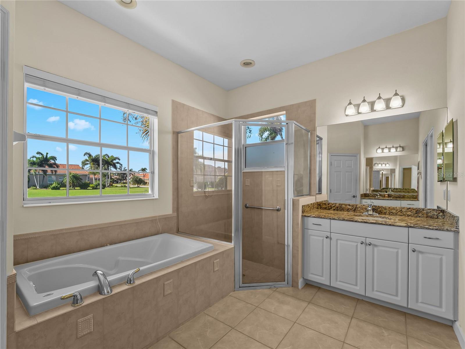 274 MONTELLUNA DR — photo 27