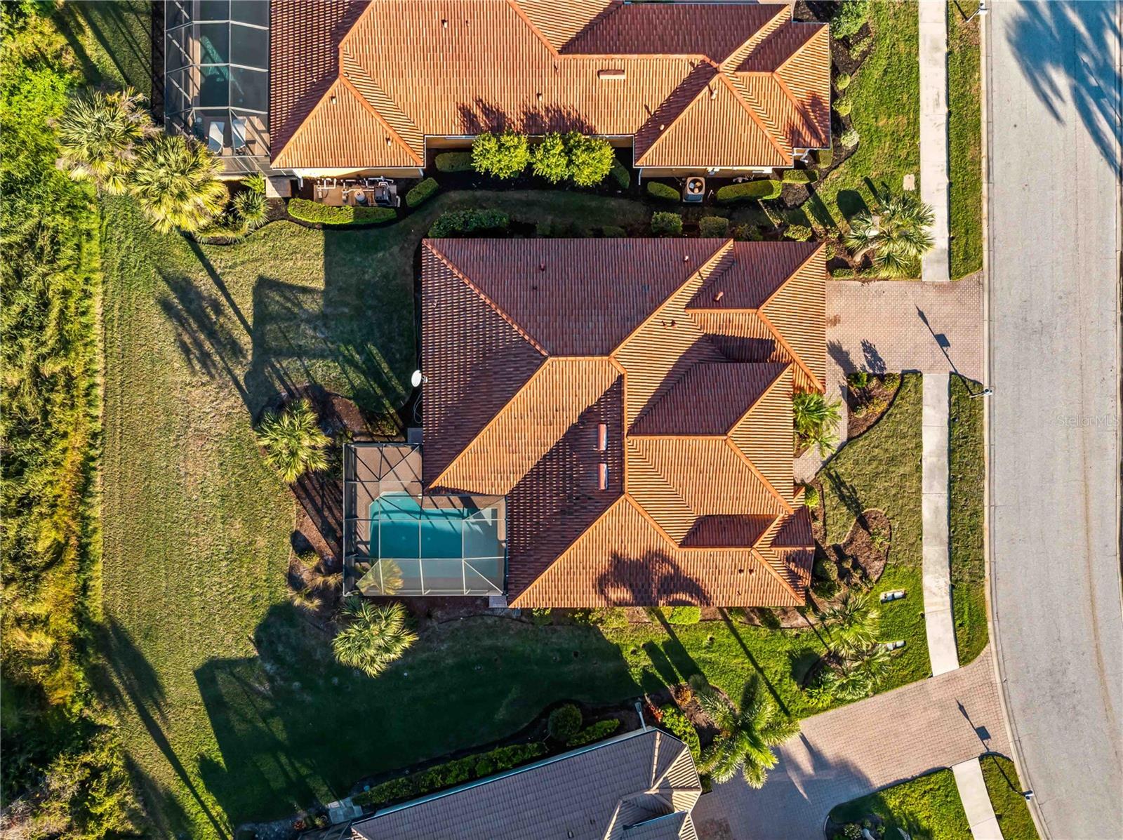 274 MONTELLUNA DR — photo 7
