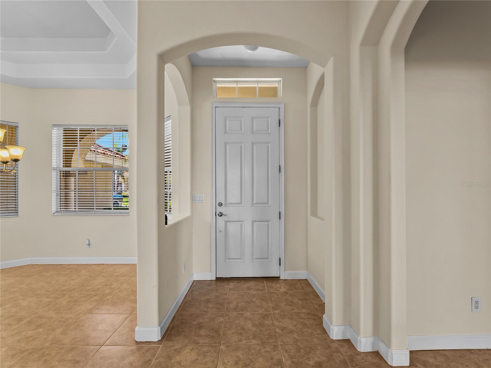 274 MONTELLUNA DR — photo 12