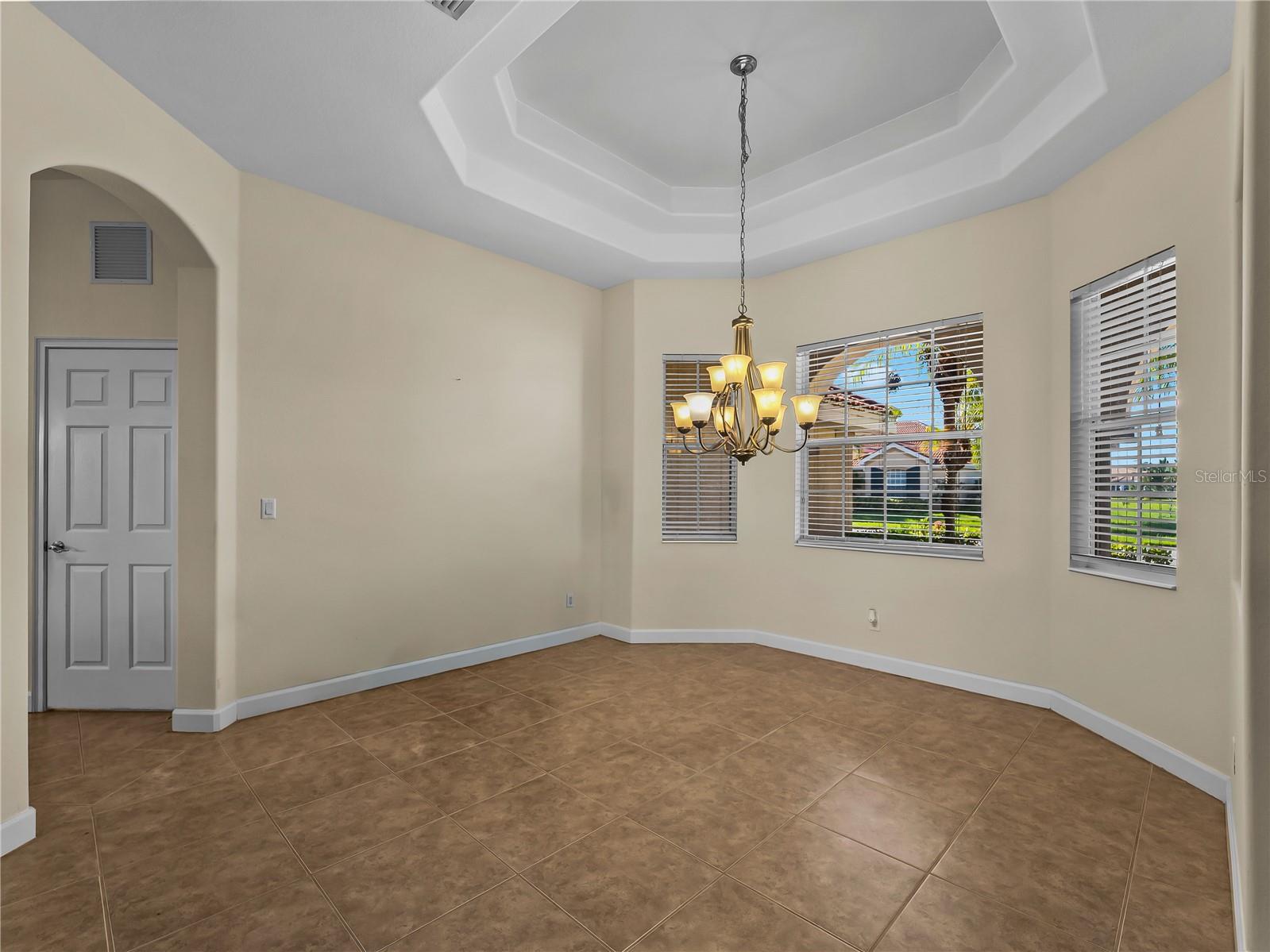274 MONTELLUNA DR — photo 18