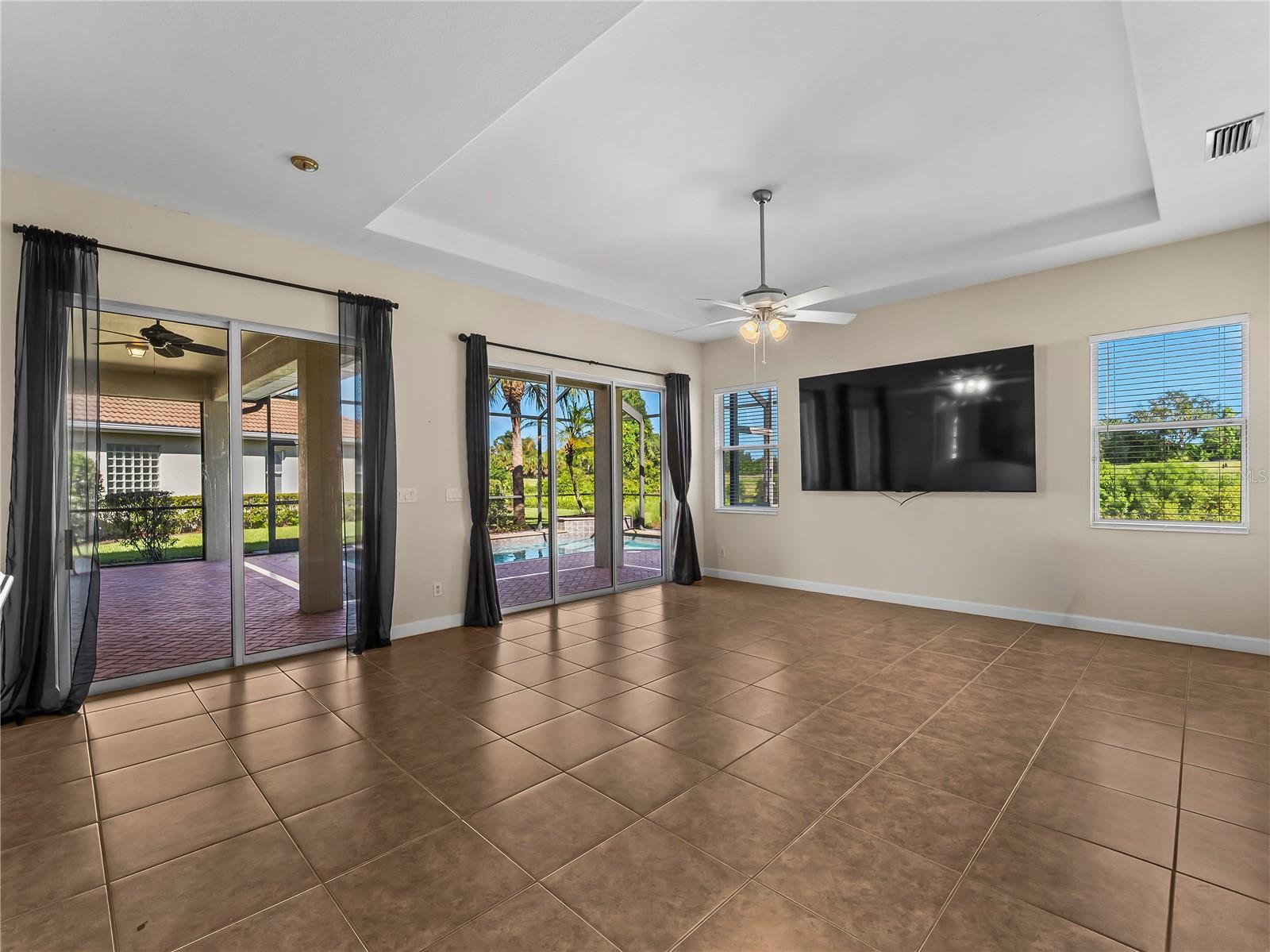 274 MONTELLUNA DR — photo 30