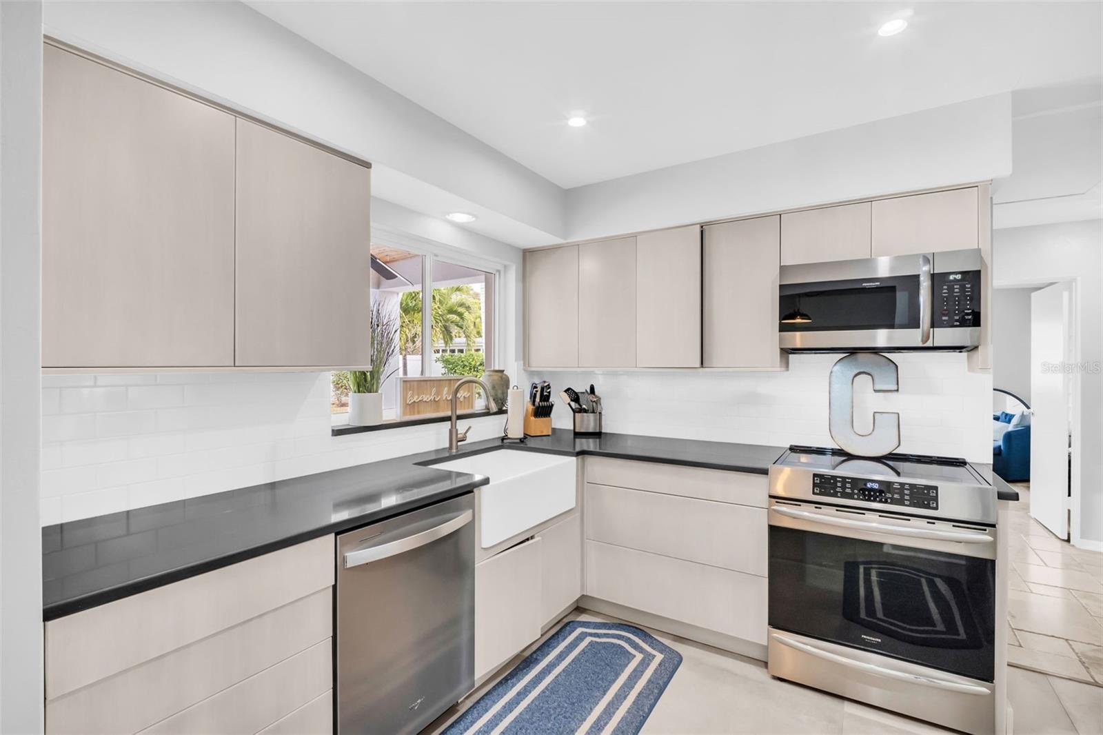 2220 E VINA DEL MAR BLVD — photo 13