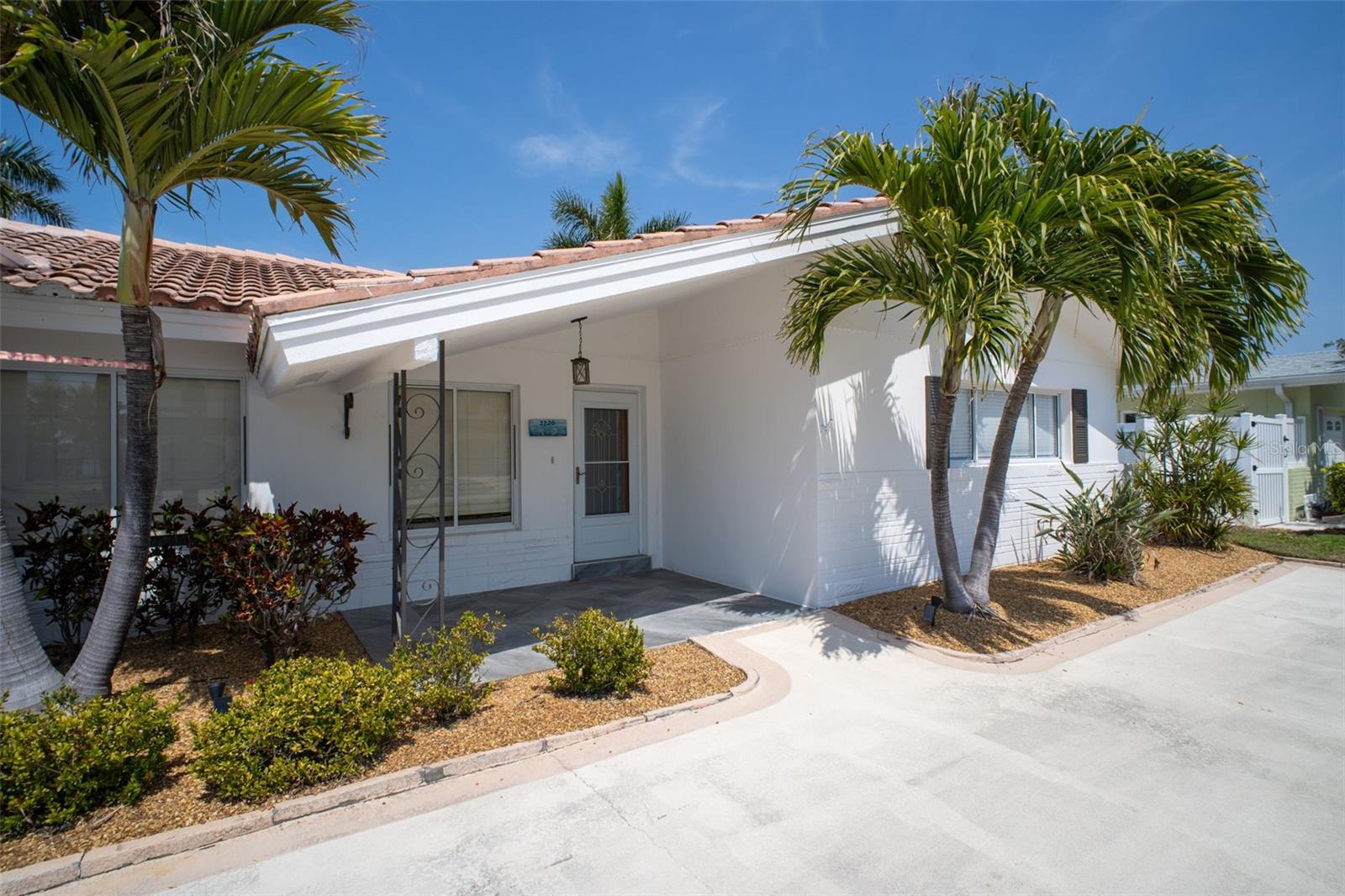 2220 E VINA DEL MAR BLVD — photo 3