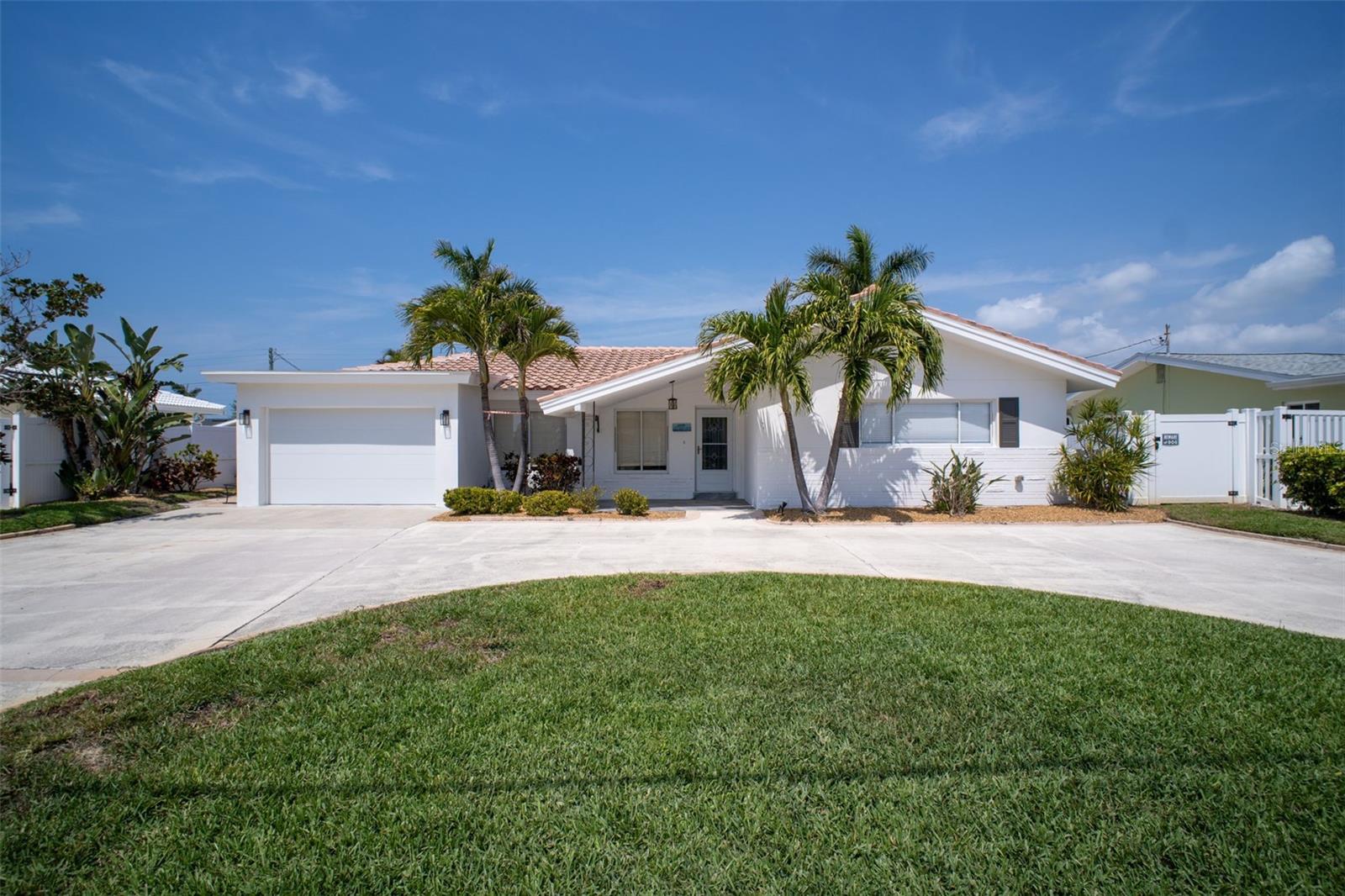 2220 E VINA DEL MAR BLVD — photo 2