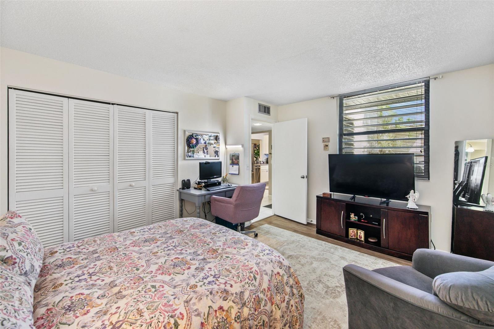 611 WOODLAWN DR #611 — photo 22