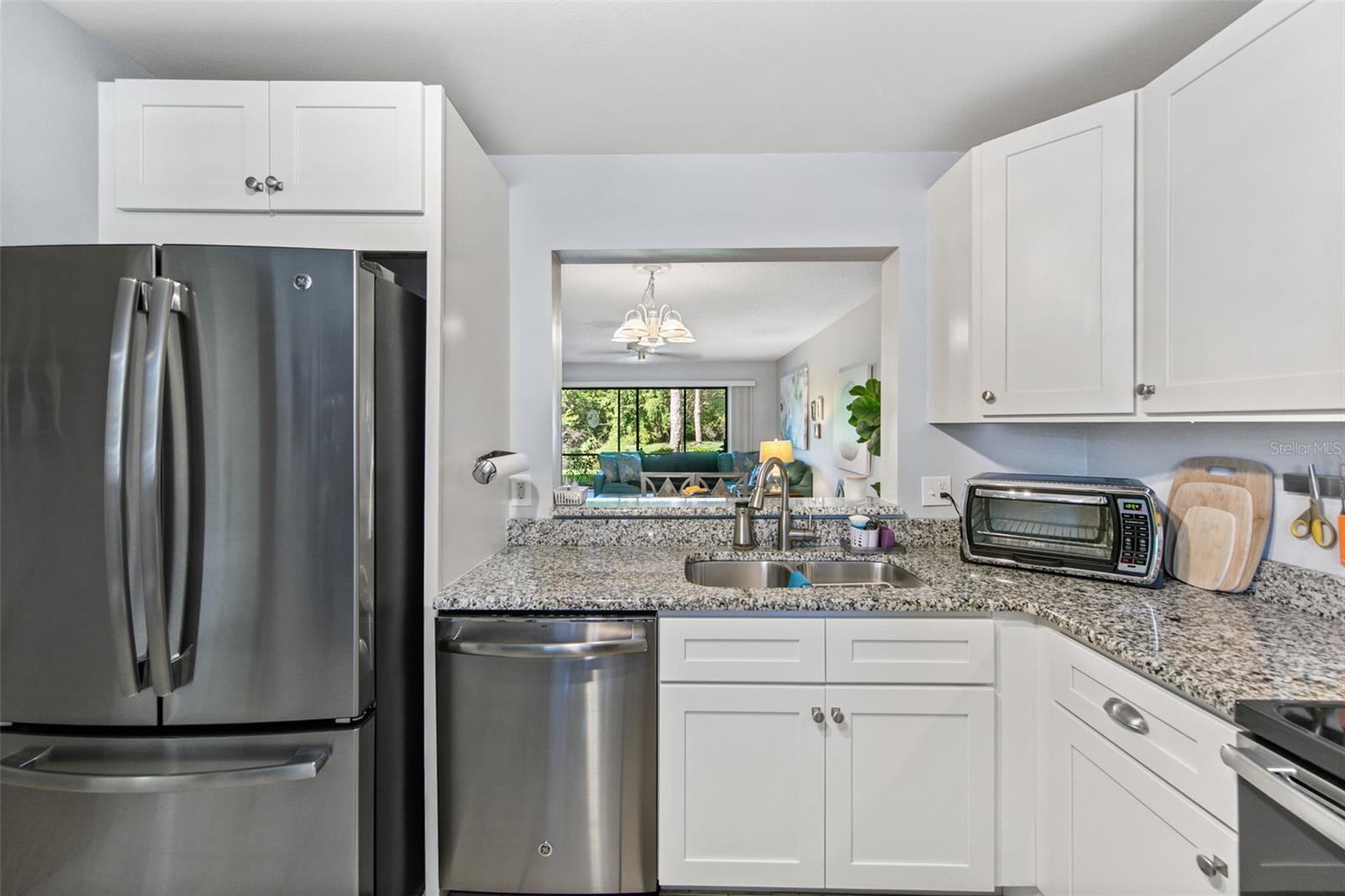 611 WOODLAWN DR #611 — photo 8