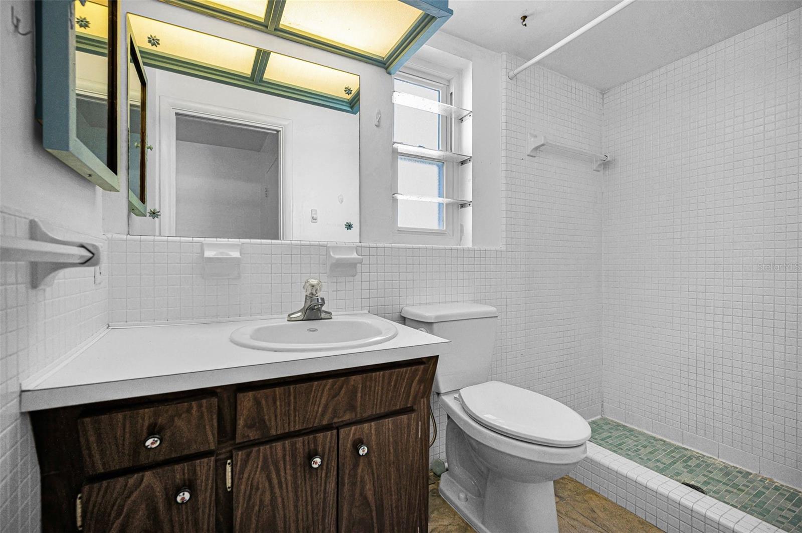2310 SARAZEN DR — photo 39