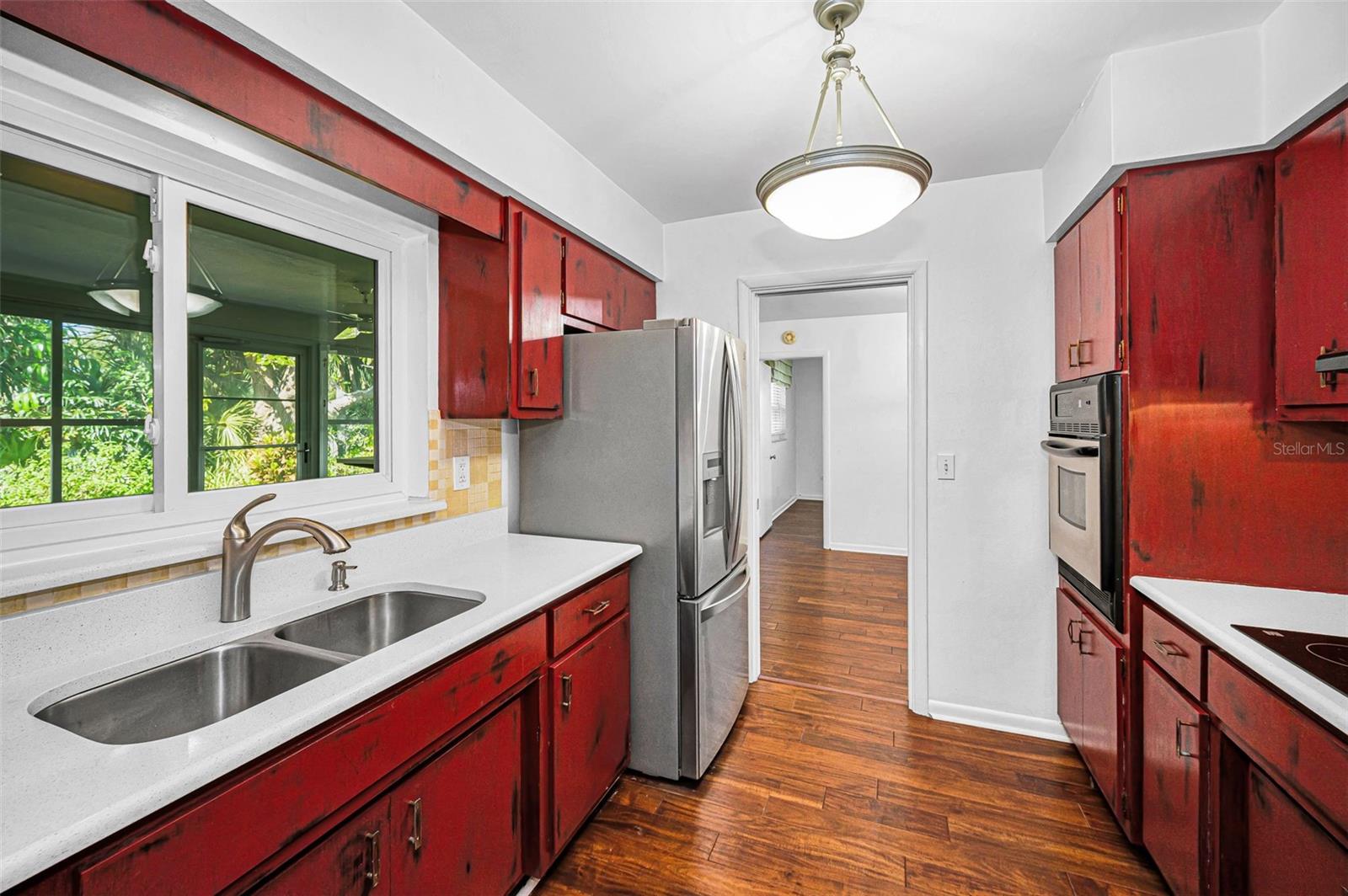 2310 SARAZEN DR — photo 25