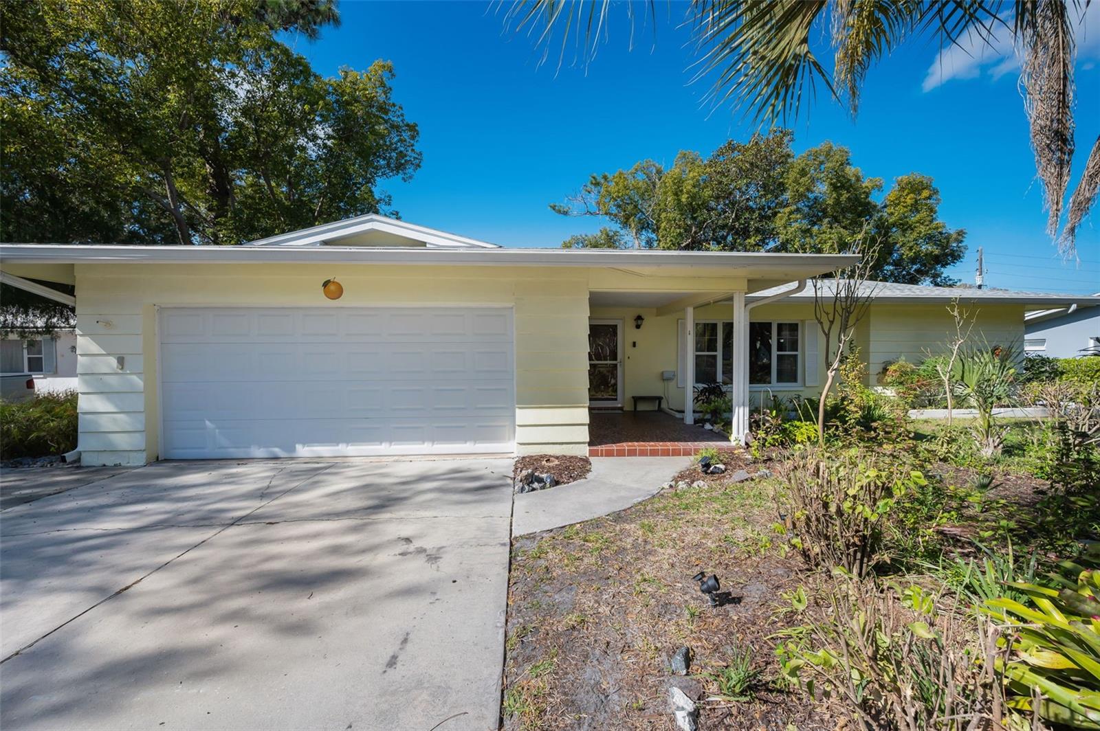 2310 SARAZEN DR — photo 7