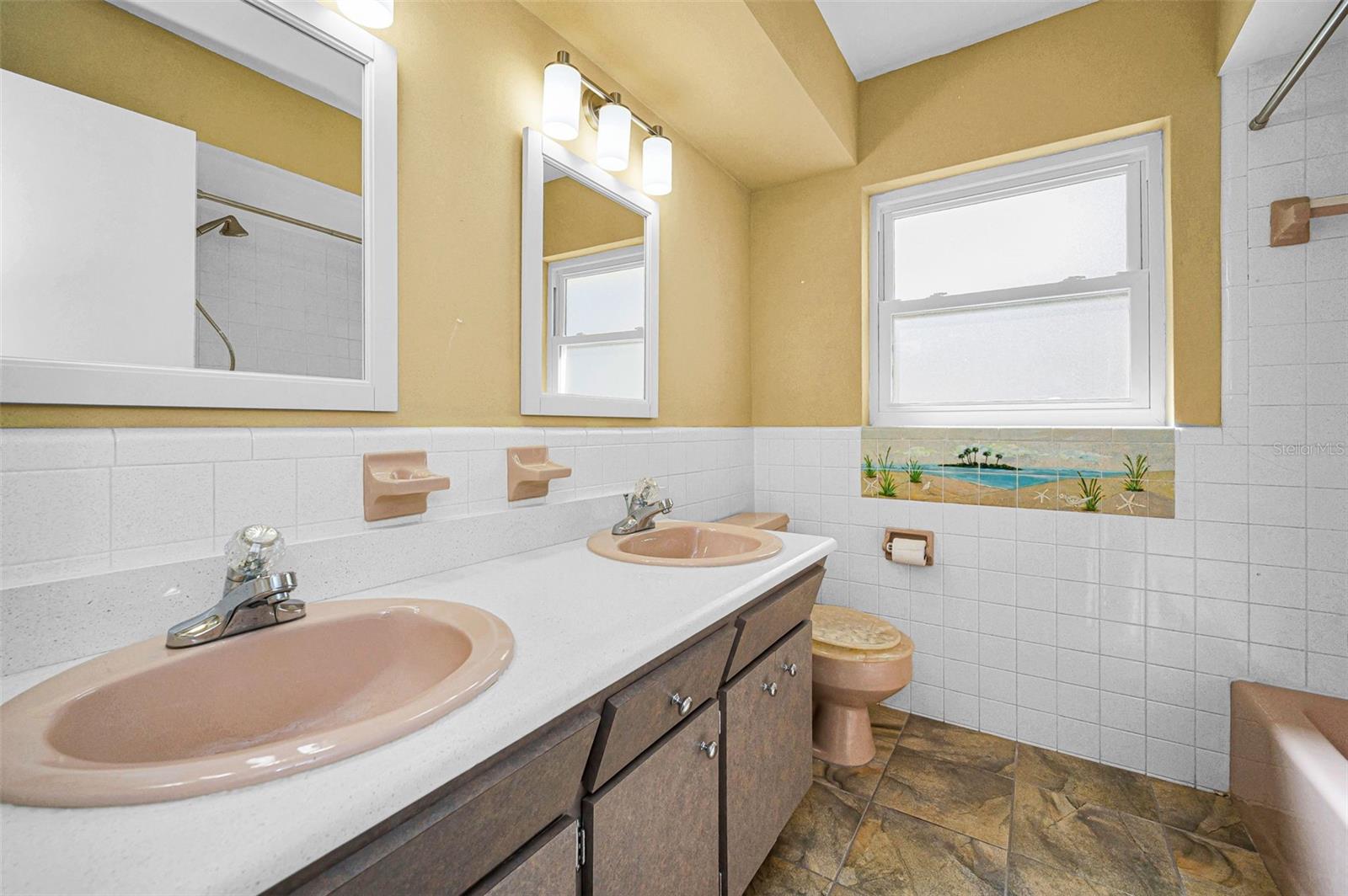 2310 SARAZEN DR — photo 43