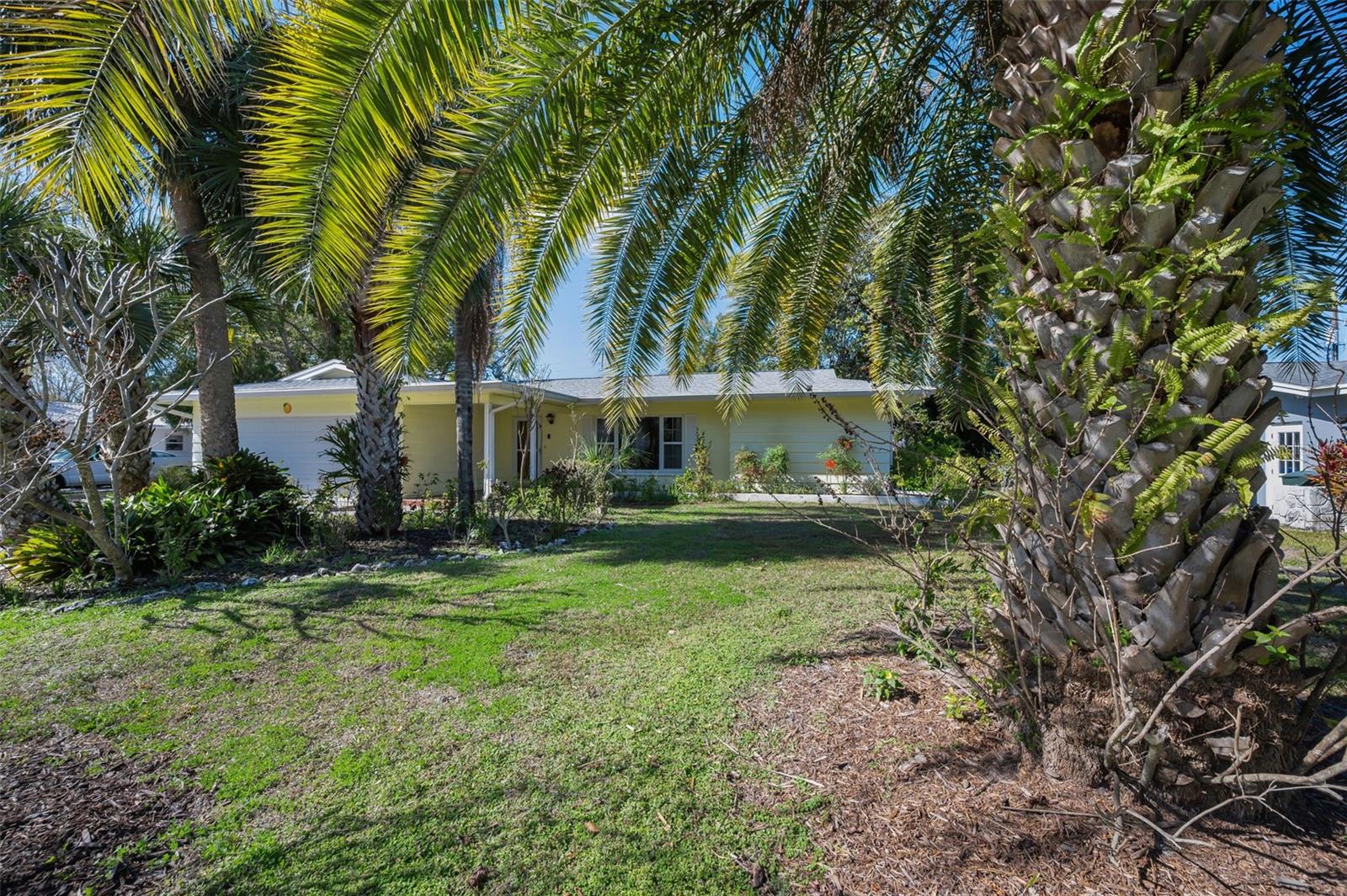 2310 SARAZEN DR — photo 9