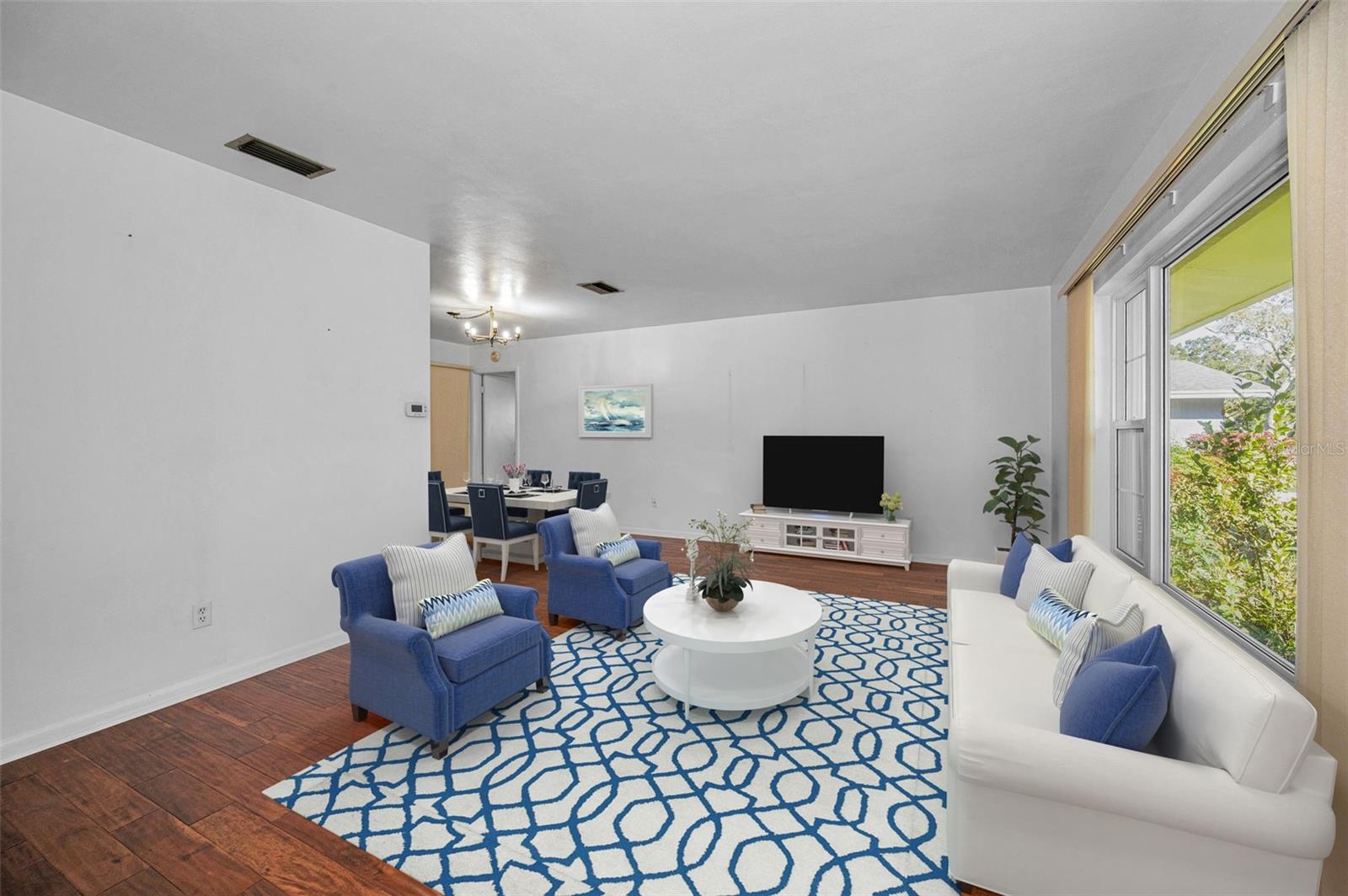 2310 SARAZEN DR — photo 13