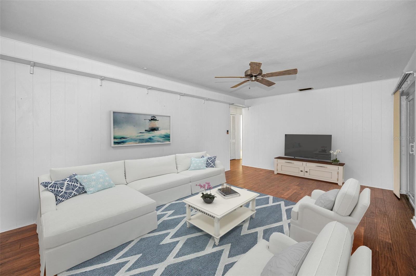 2310 SARAZEN DR — photo 27