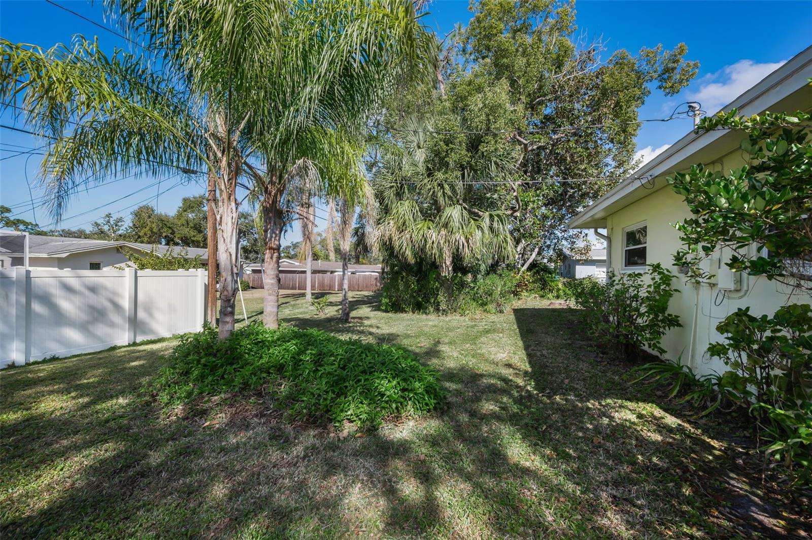 2310 SARAZEN DR — photo 61