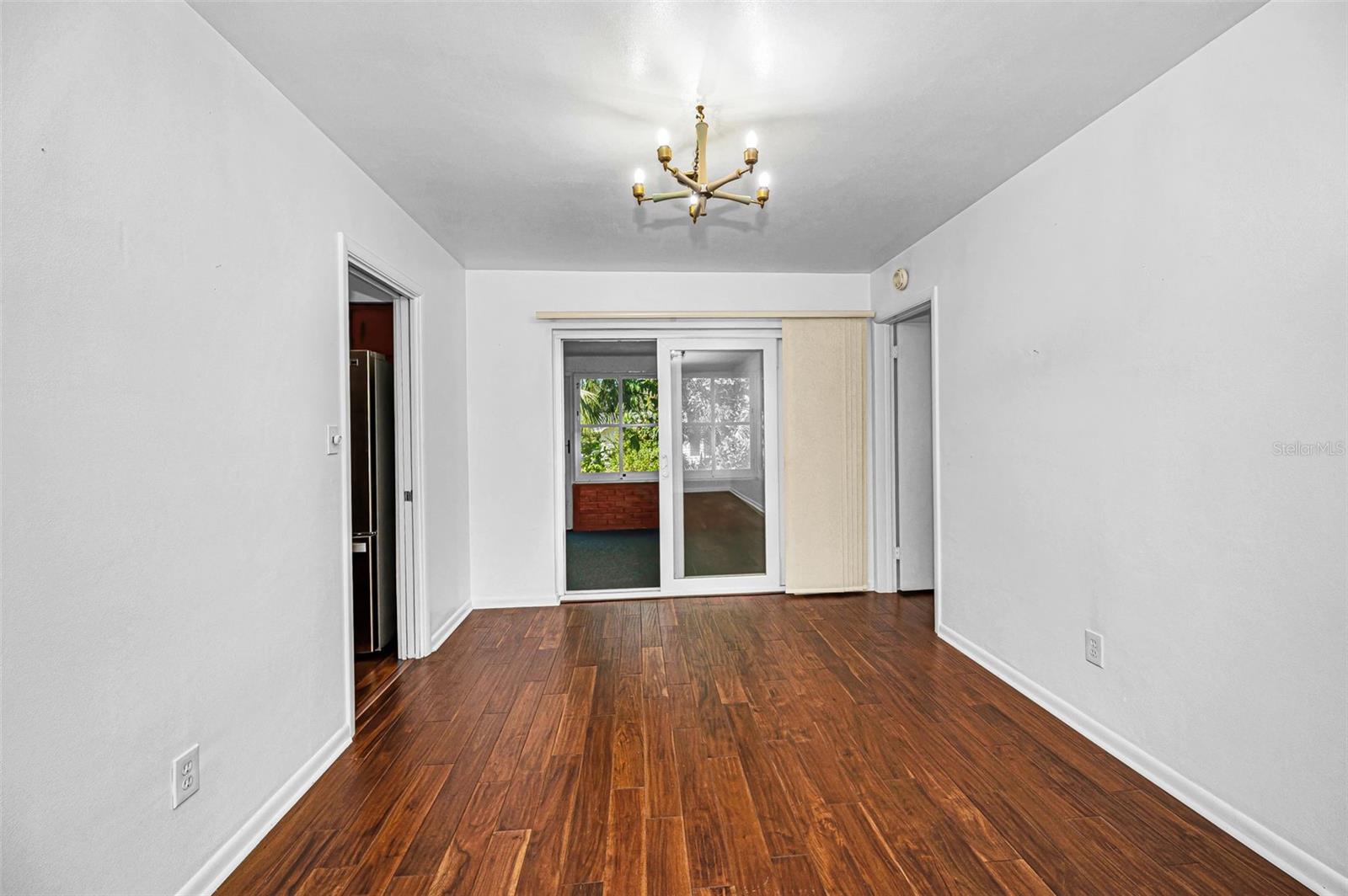2310 SARAZEN DR — photo 21