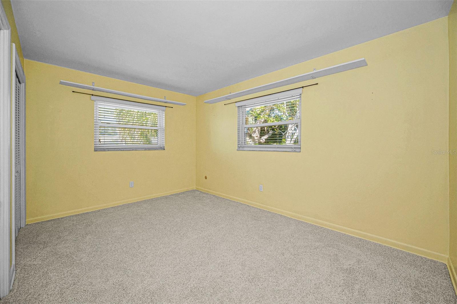 2310 SARAZEN DR — photo 47