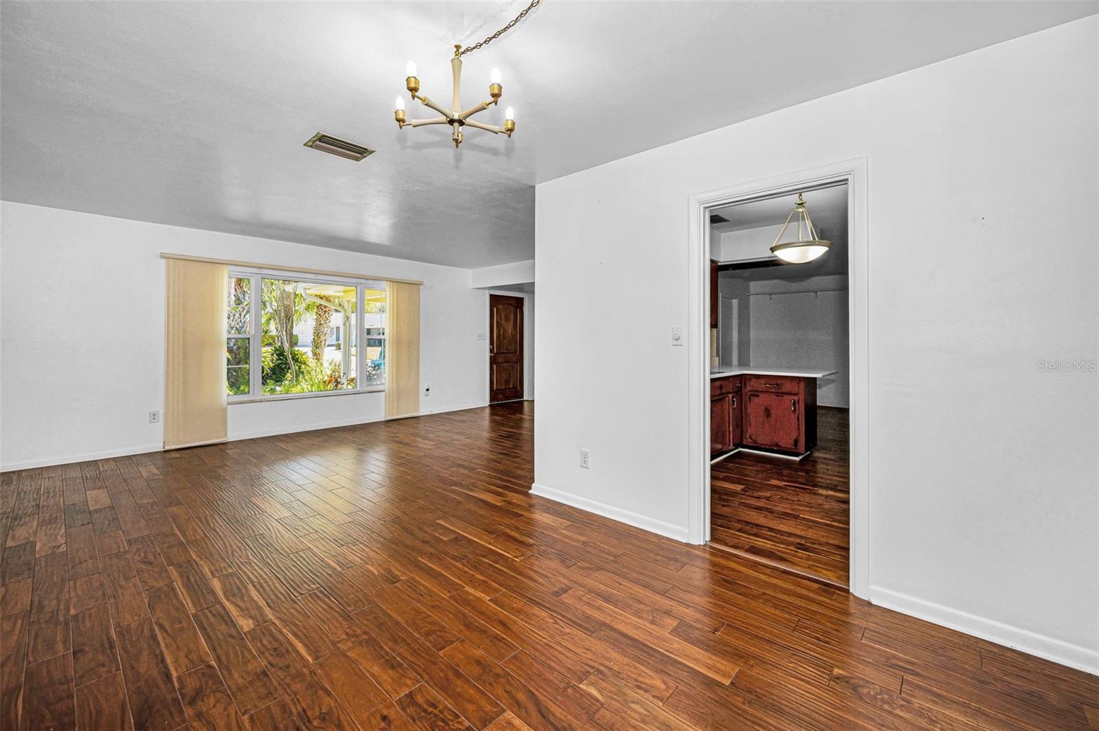 2310 SARAZEN DR — photo 22
