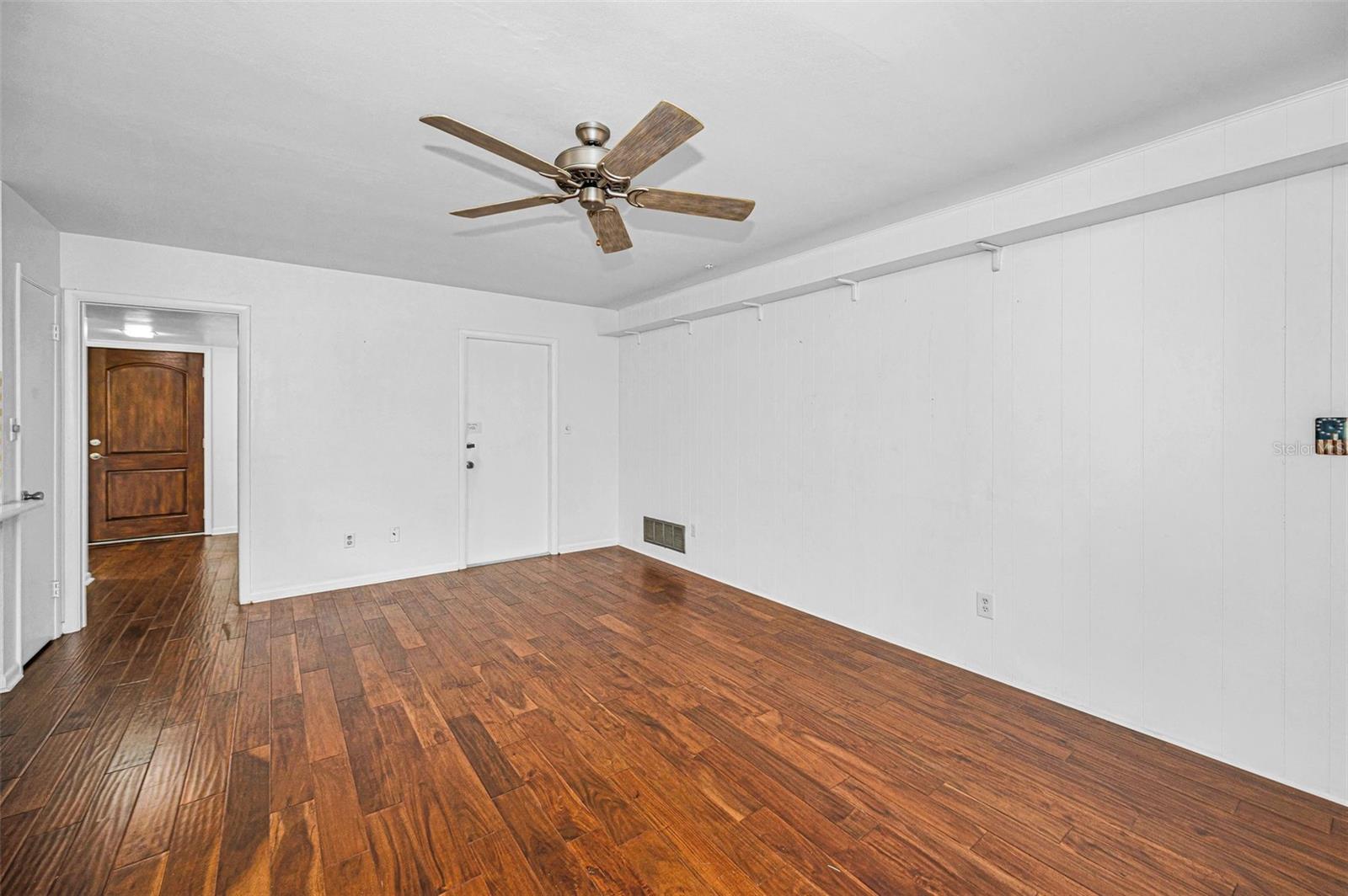 2310 SARAZEN DR — photo 34