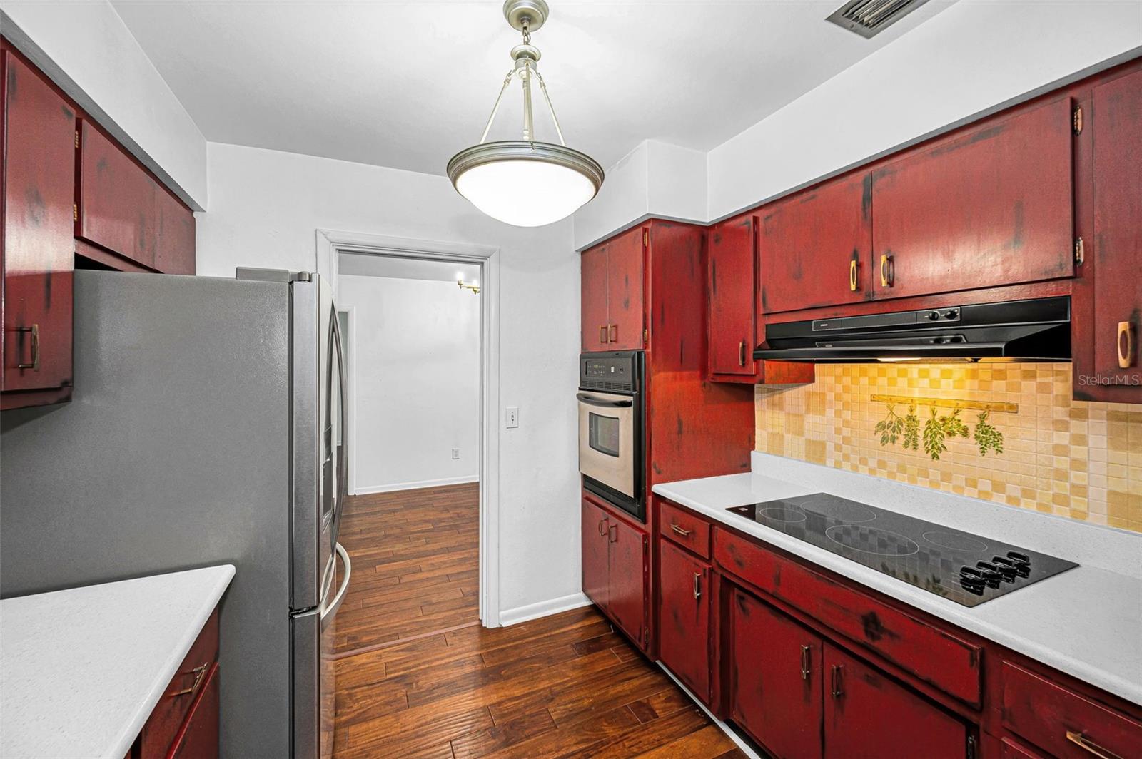 2310 SARAZEN DR — photo 24