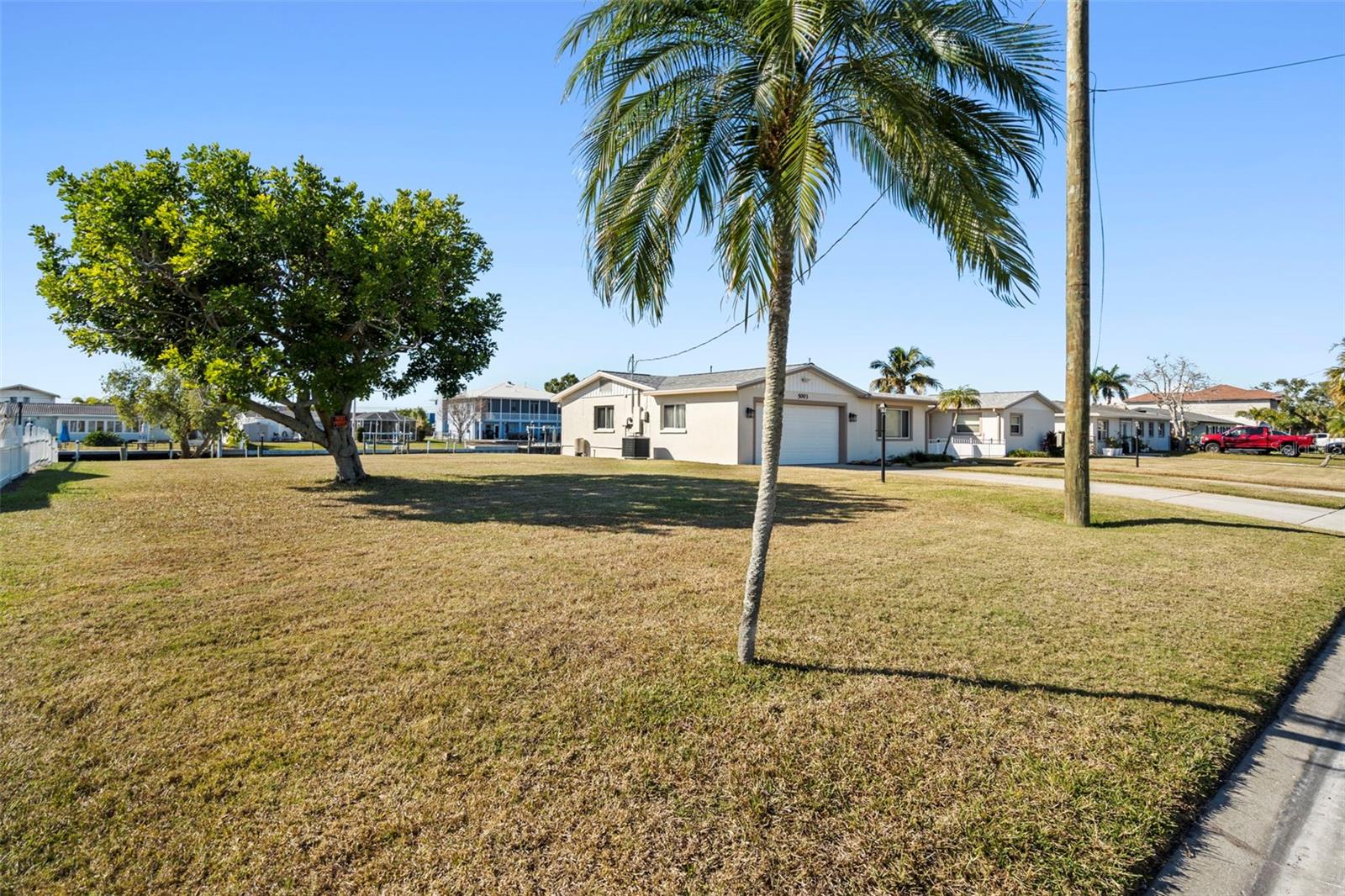 5003 COMMONWEALTH RD — photo 4
