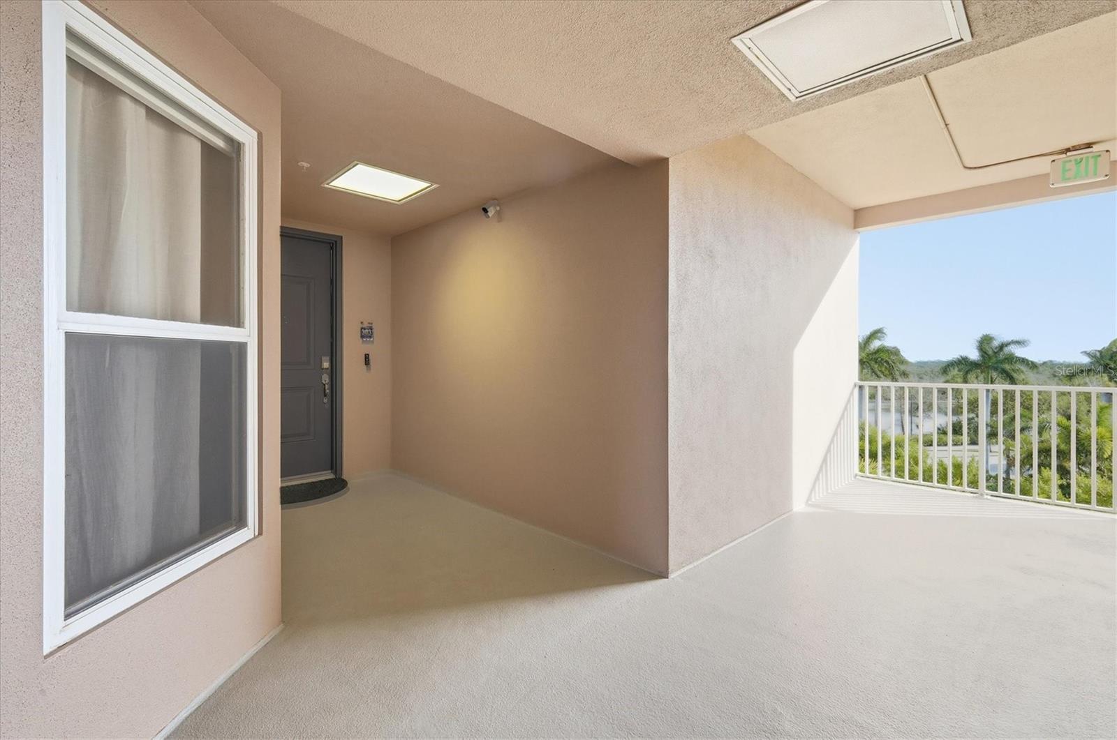 395 ARUBA CIR #303 — photo 4