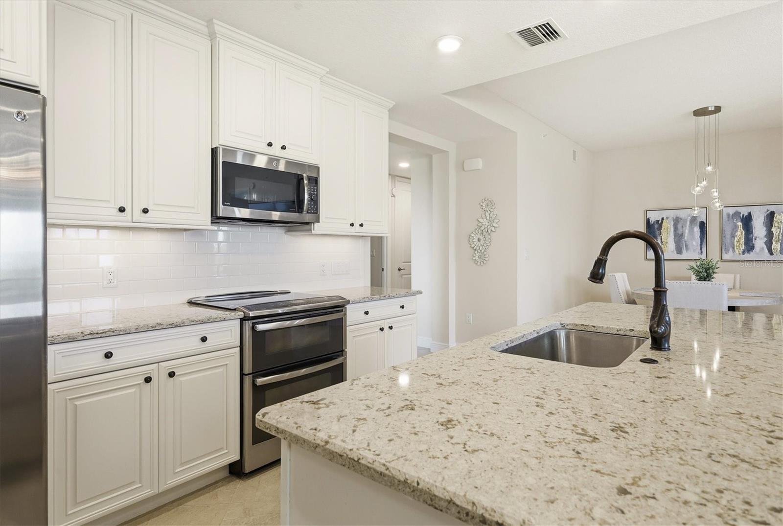 395 ARUBA CIR #303 — photo 13