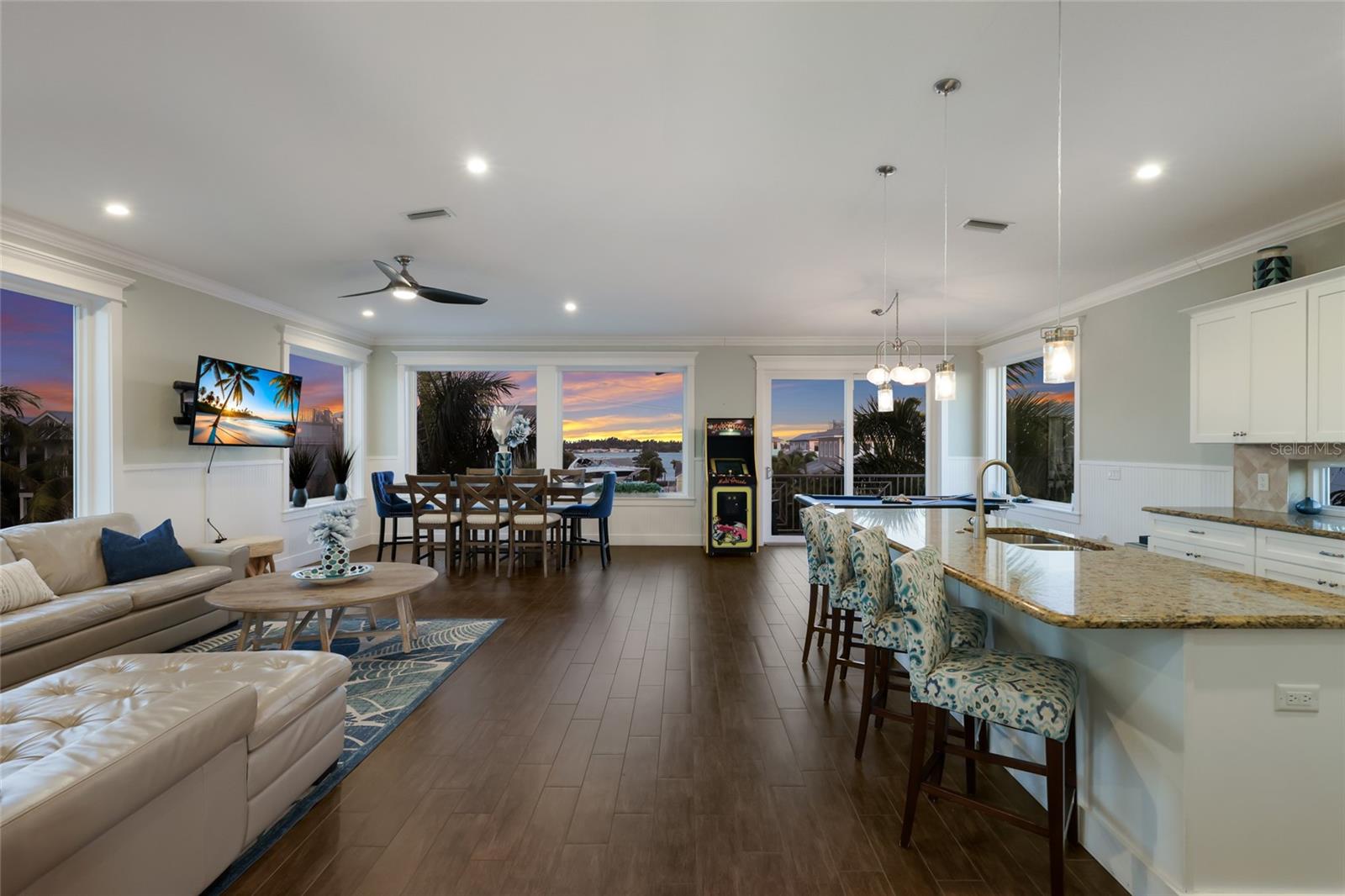 206 CHURCH AVE — photo 10