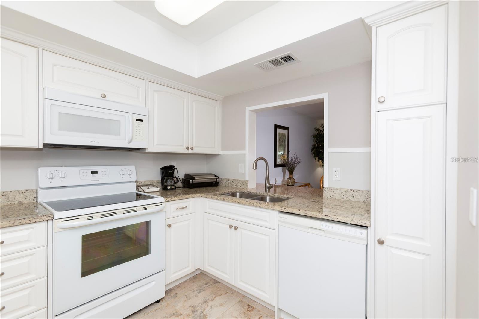 4632 MARINE PKWY #201 — photo 2