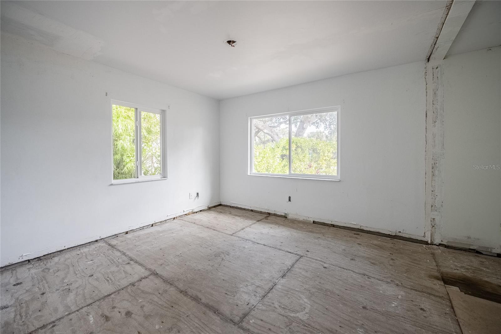 6213 SANDERS DR — photo 35