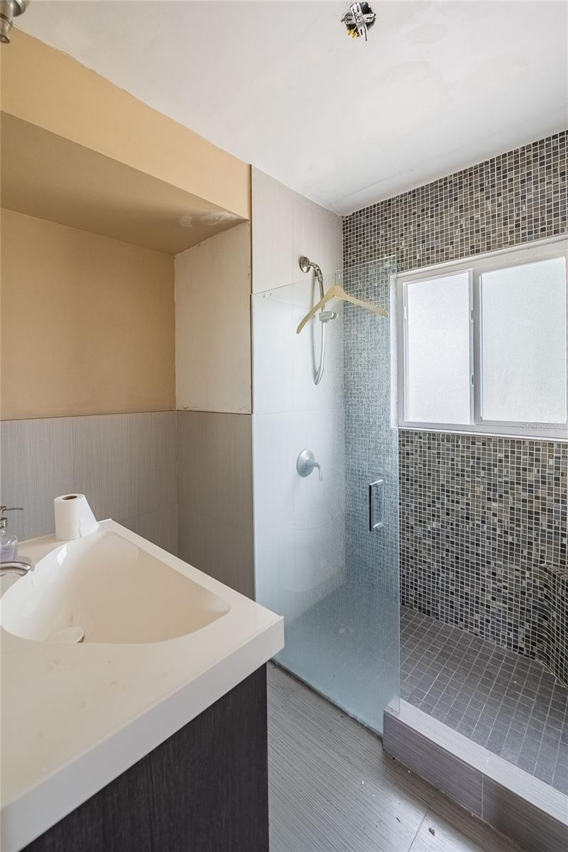 6213 SANDERS DR — photo 40