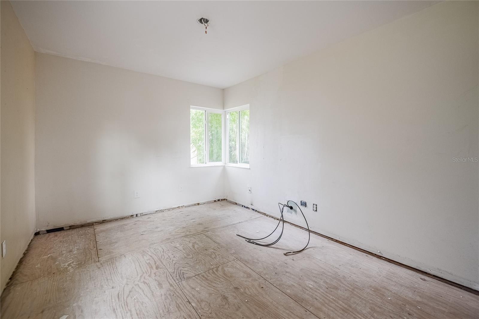 6213 SANDERS DR — photo 39
