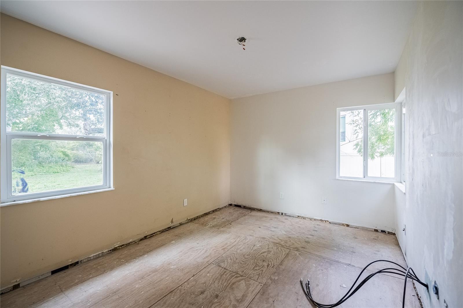 6213 SANDERS DR — photo 37