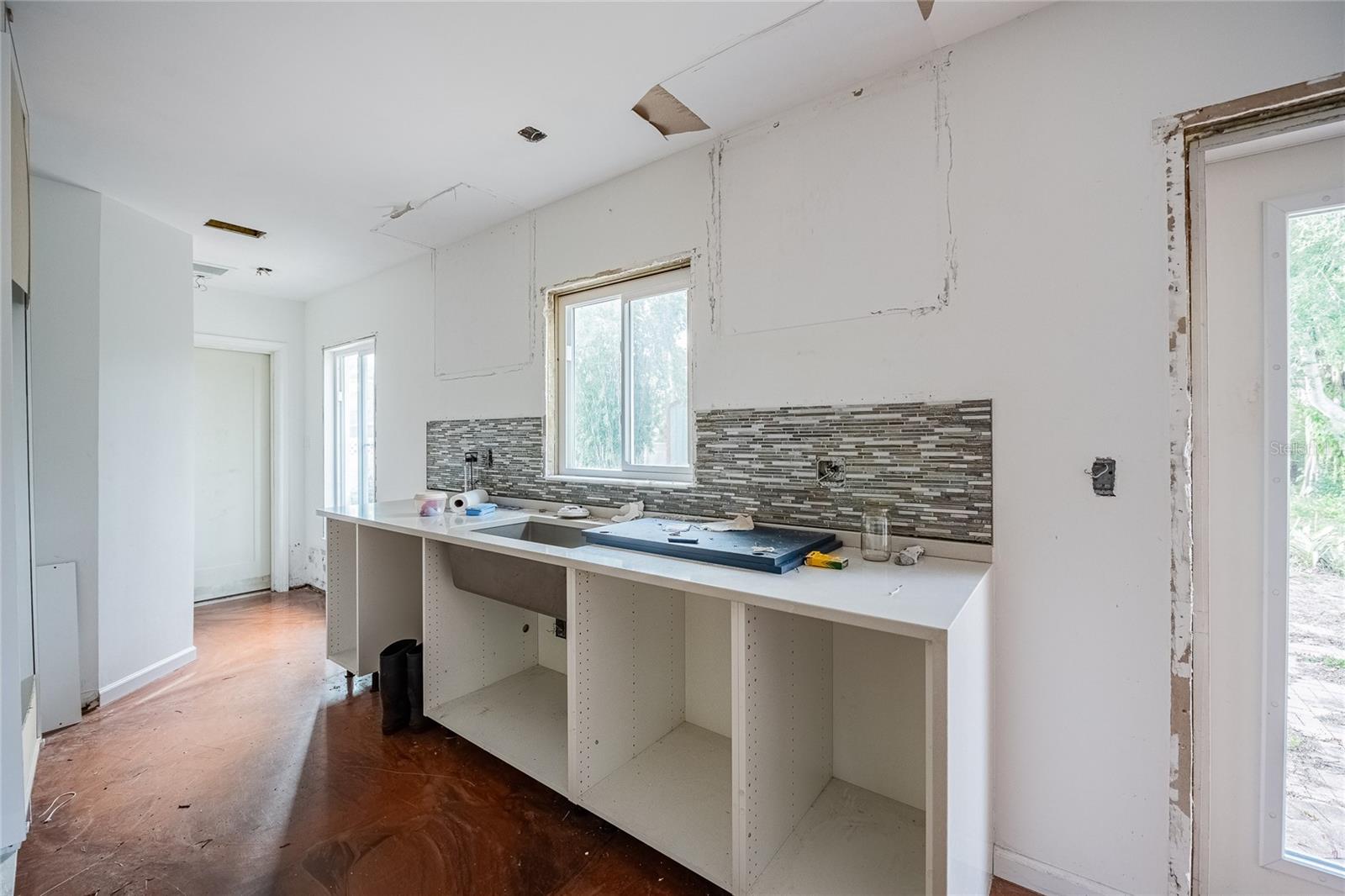 6213 SANDERS DR — photo 24